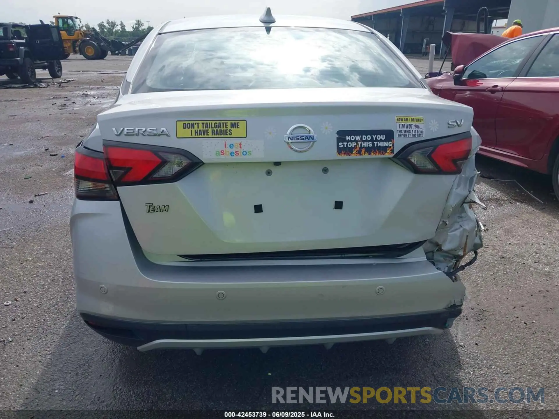 16 Photograph of a damaged car 3N1CN8EV5ML858870 NISSAN VERSA 2021