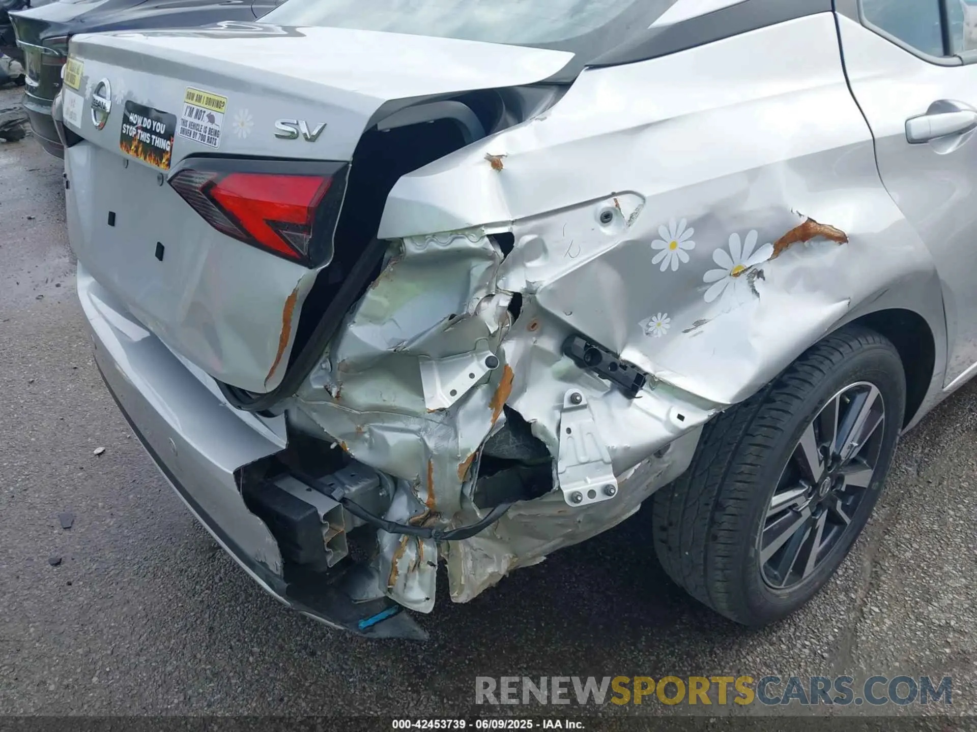 6 Photograph of a damaged car 3N1CN8EV5ML858870 NISSAN VERSA 2021