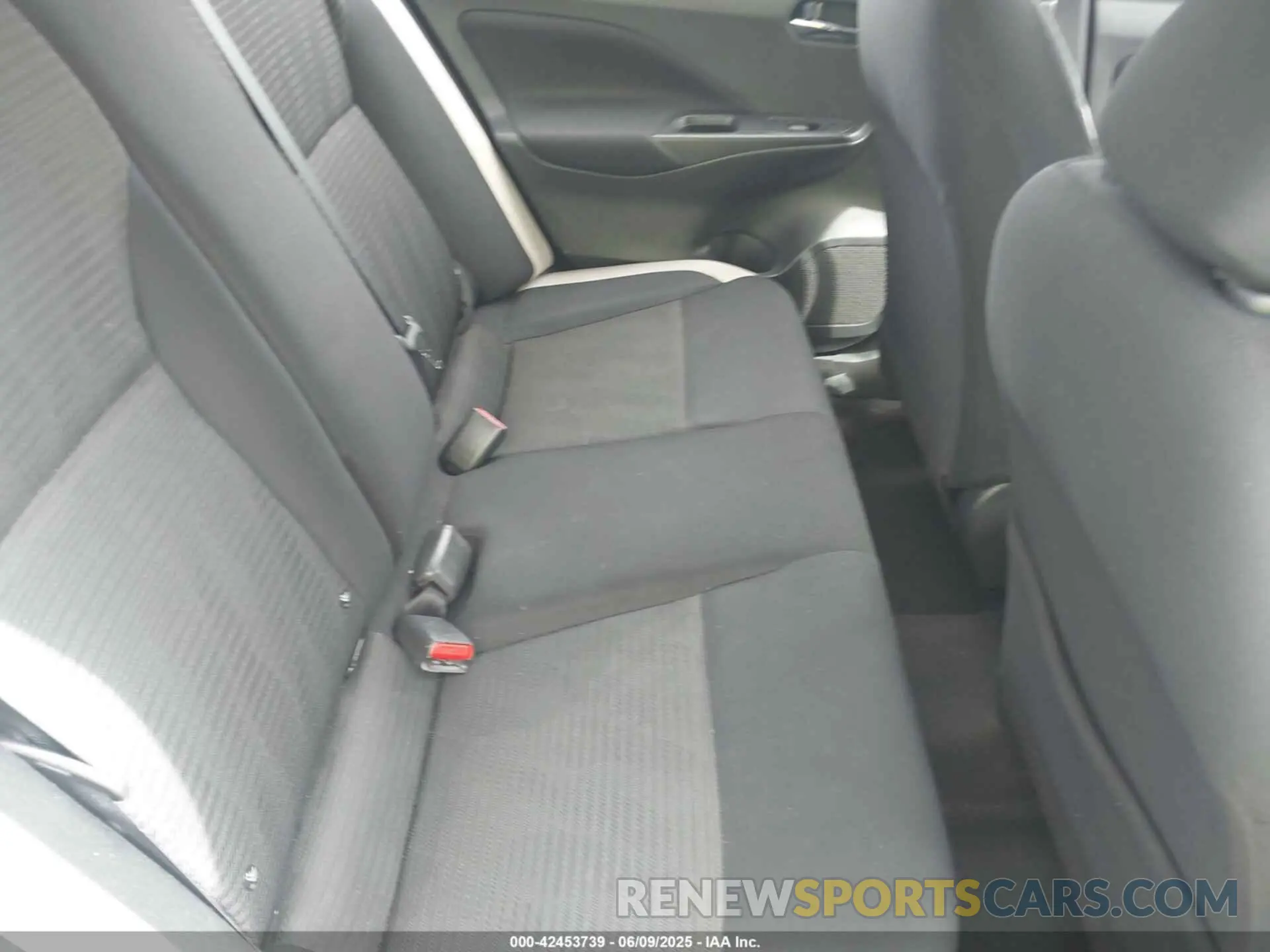 8 Photograph of a damaged car 3N1CN8EV5ML858870 NISSAN VERSA 2021