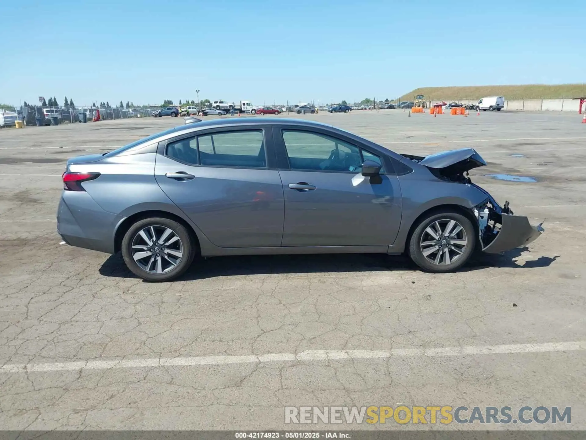 14 Photograph of a damaged car 3N1CN8EV5ML865429 NISSAN VERSA 2021