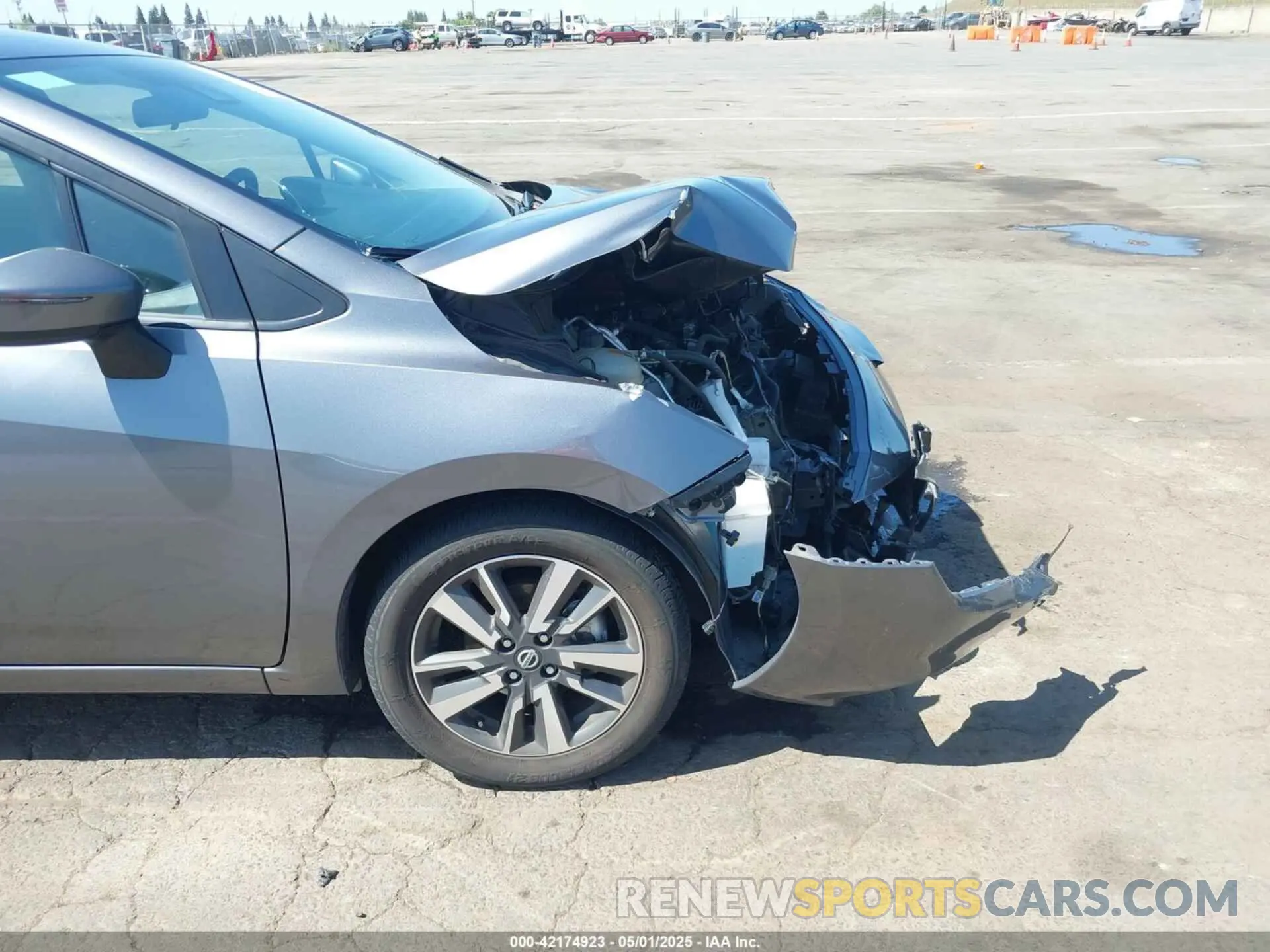 18 Photograph of a damaged car 3N1CN8EV5ML865429 NISSAN VERSA 2021