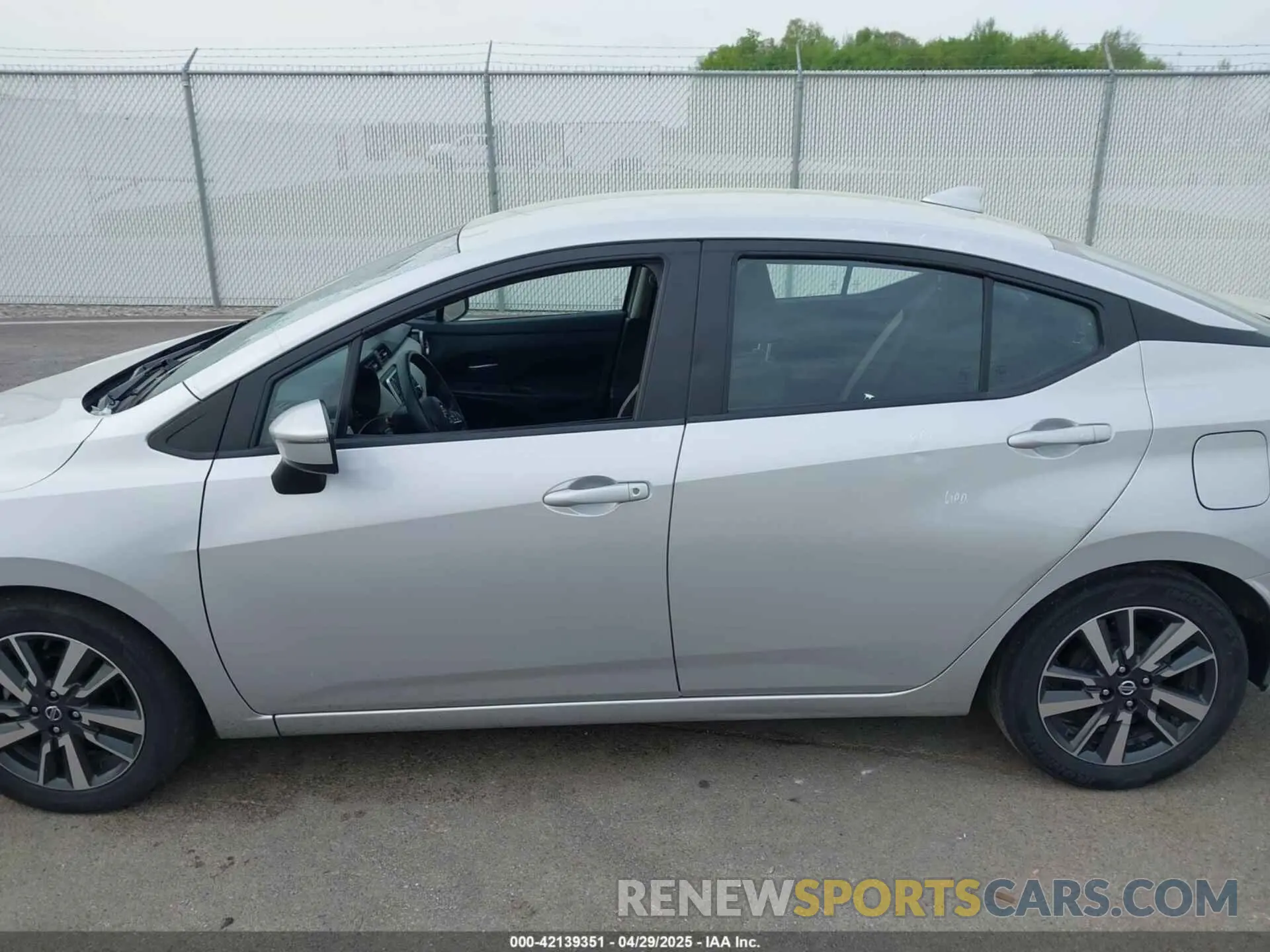 14 Photograph of a damaged car 3N1CN8EV5ML876737 NISSAN VERSA 2021
