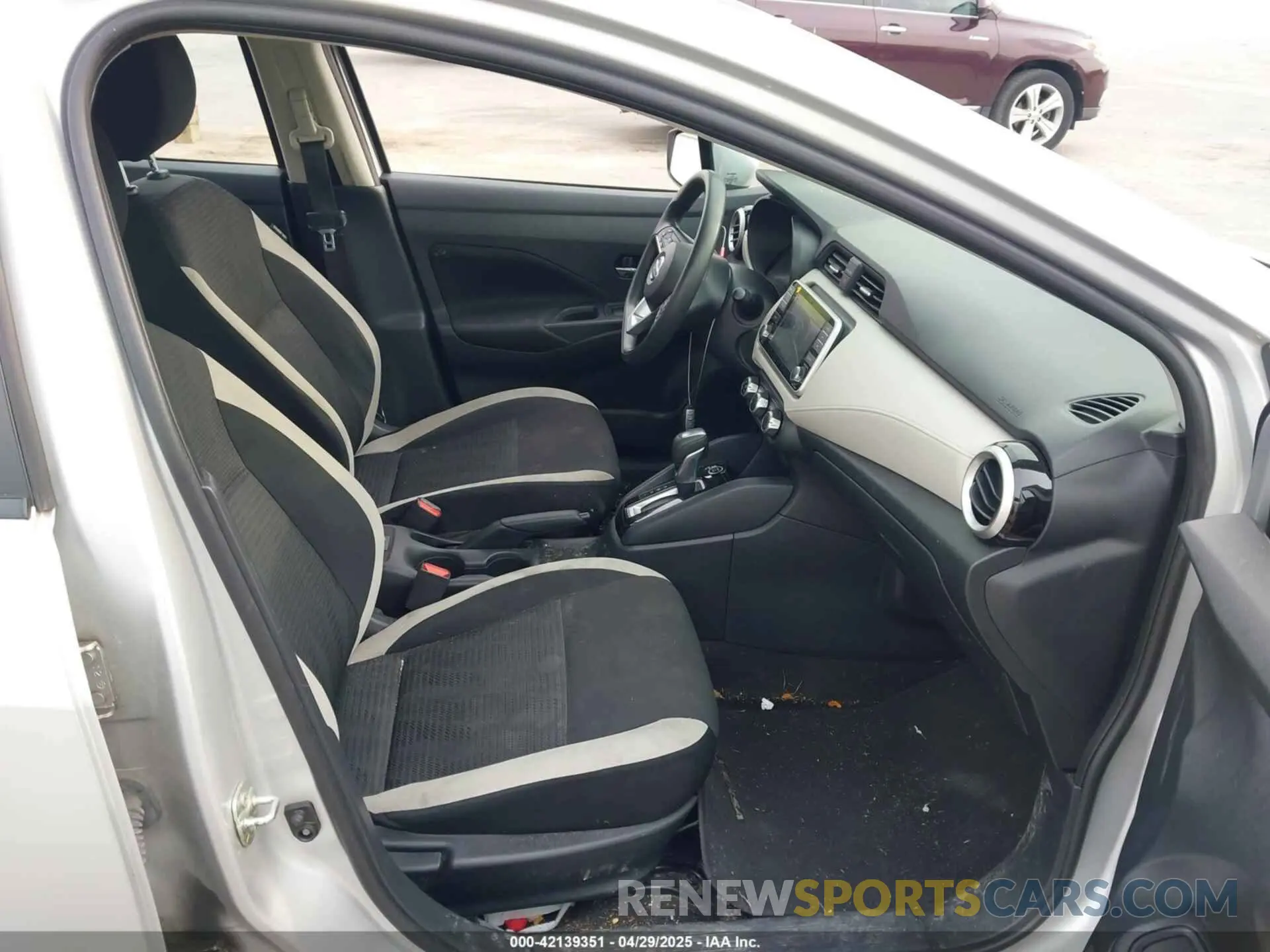 5 Photograph of a damaged car 3N1CN8EV5ML876737 NISSAN VERSA 2021