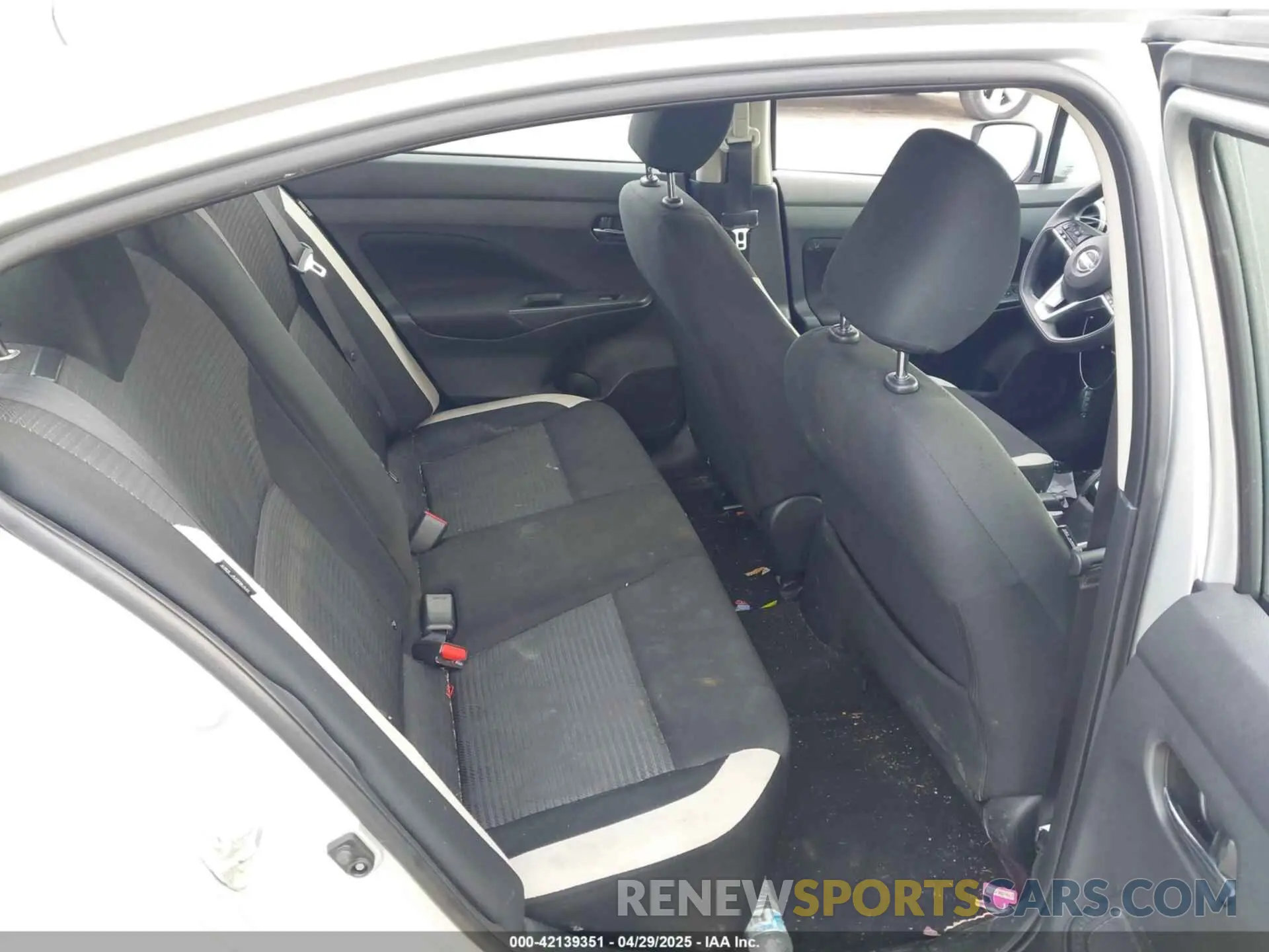 8 Photograph of a damaged car 3N1CN8EV5ML876737 NISSAN VERSA 2021