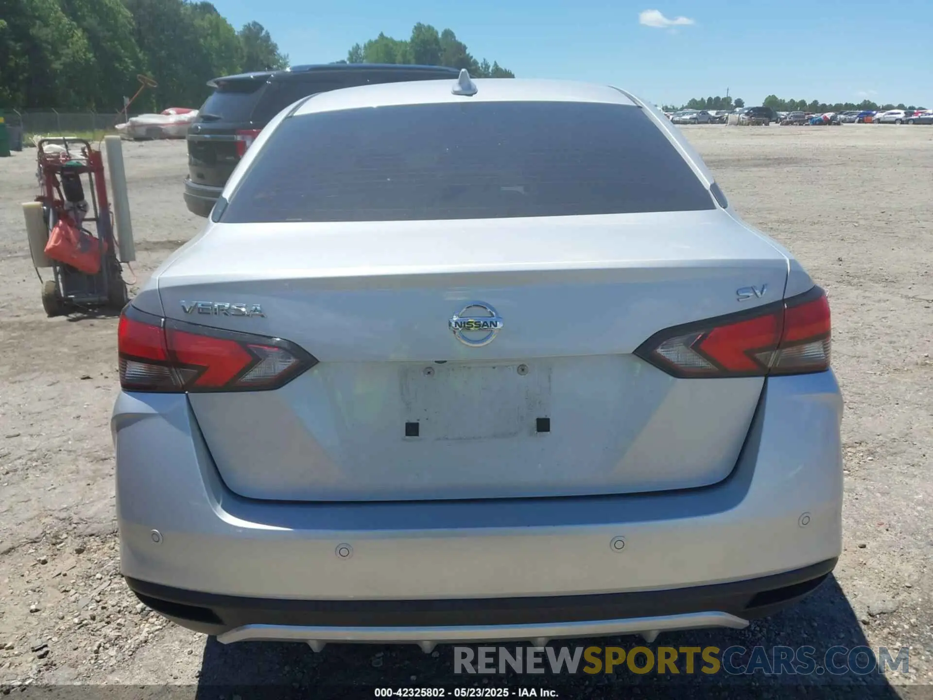 17 Photograph of a damaged car 3N1CN8EV6ML868355 NISSAN VERSA 2021