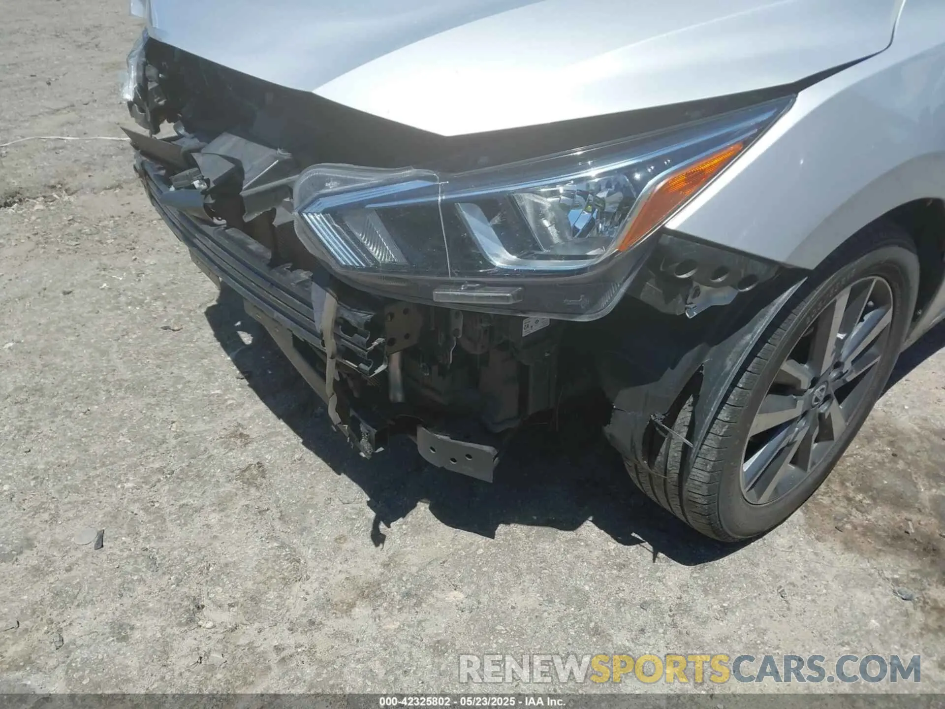 19 Photograph of a damaged car 3N1CN8EV6ML868355 NISSAN VERSA 2021