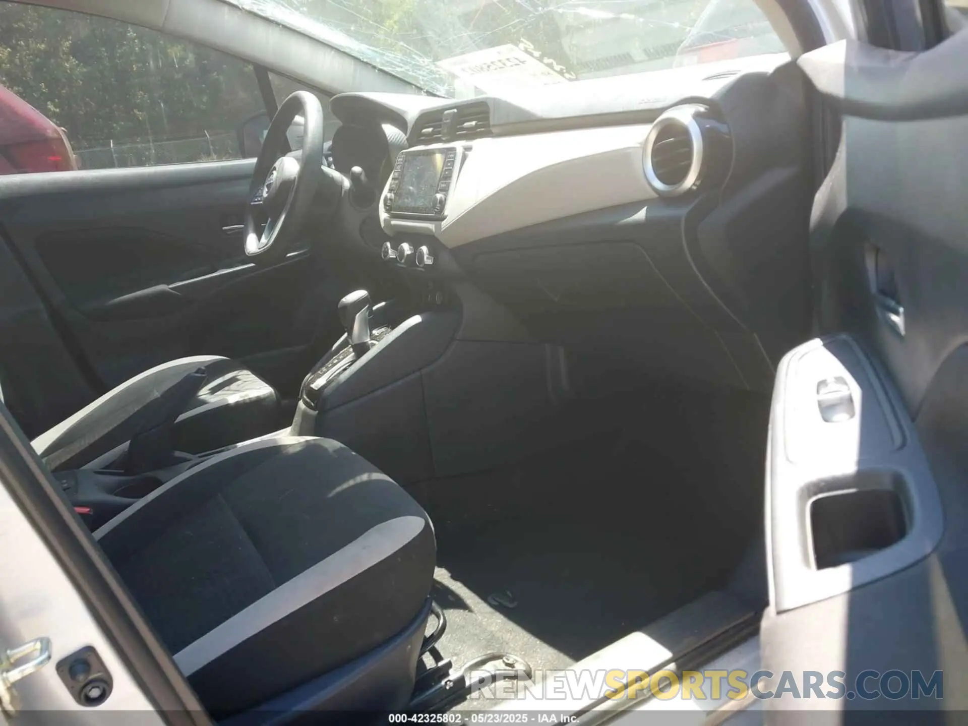 5 Photograph of a damaged car 3N1CN8EV6ML868355 NISSAN VERSA 2021