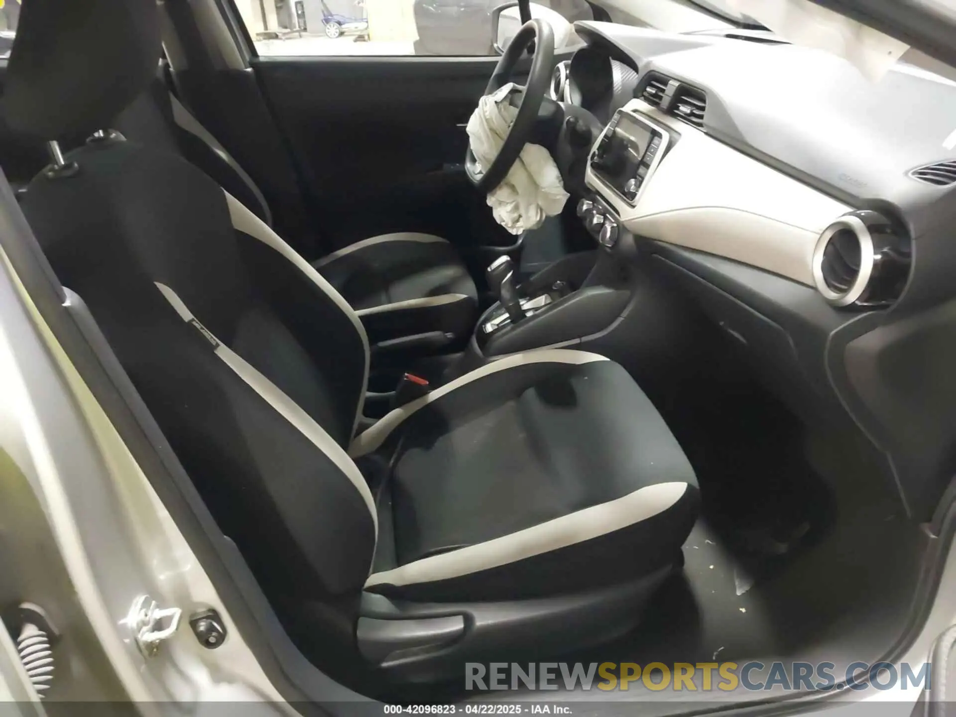5 Photograph of a damaged car 3N1CN8EV6ML913147 NISSAN VERSA 2021