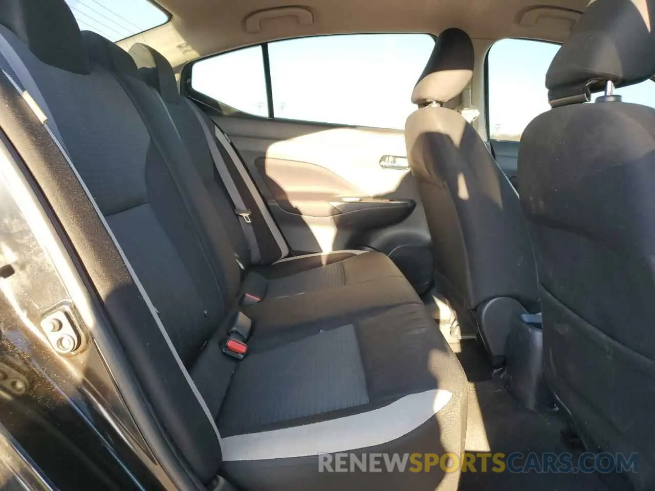 10 Photograph of a damaged car 3N1CN8EV7ML813042 NISSAN VERSA 2021