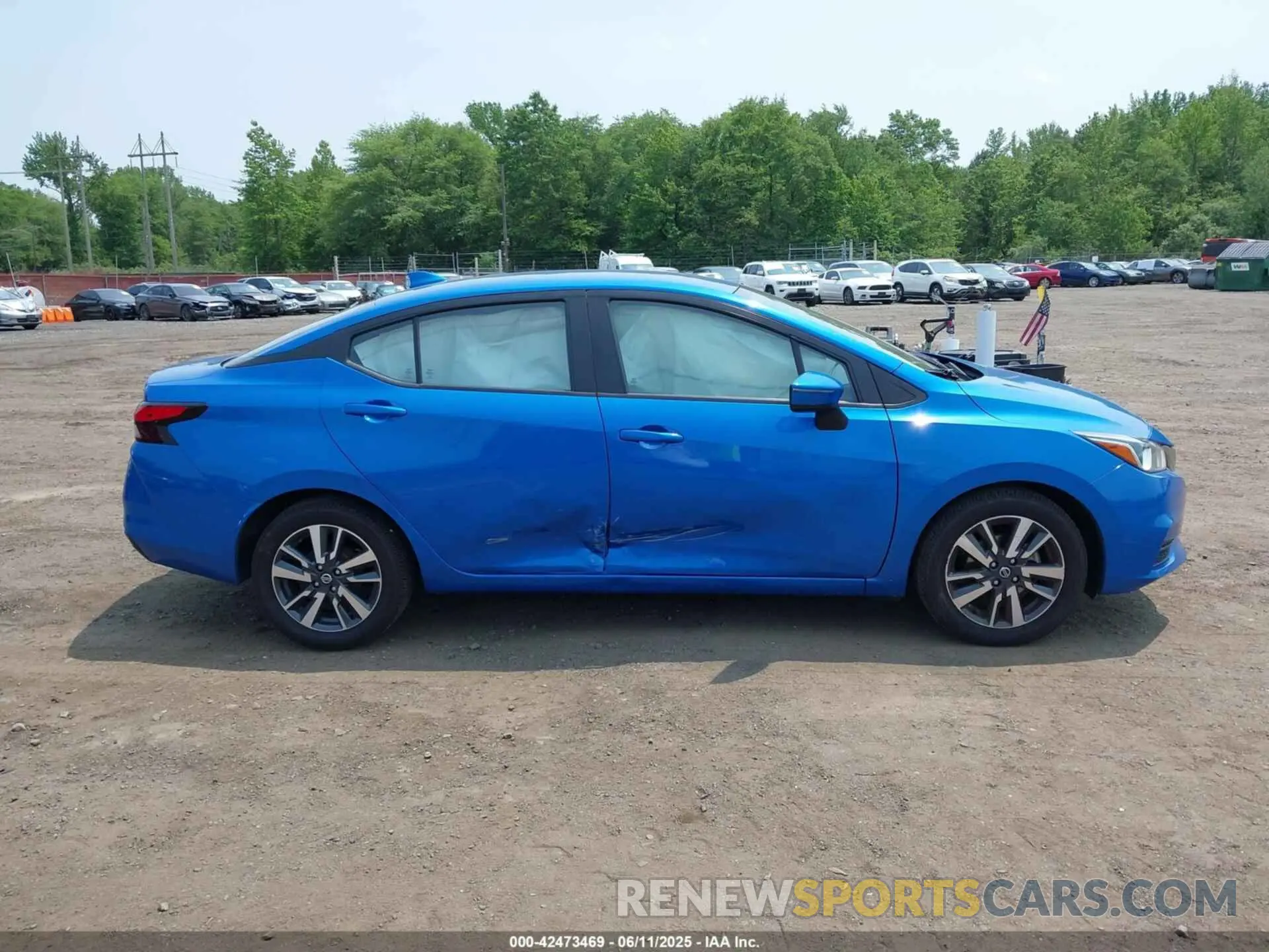13 Photograph of a damaged car 3N1CN8EV7ML833839 NISSAN VERSA 2021