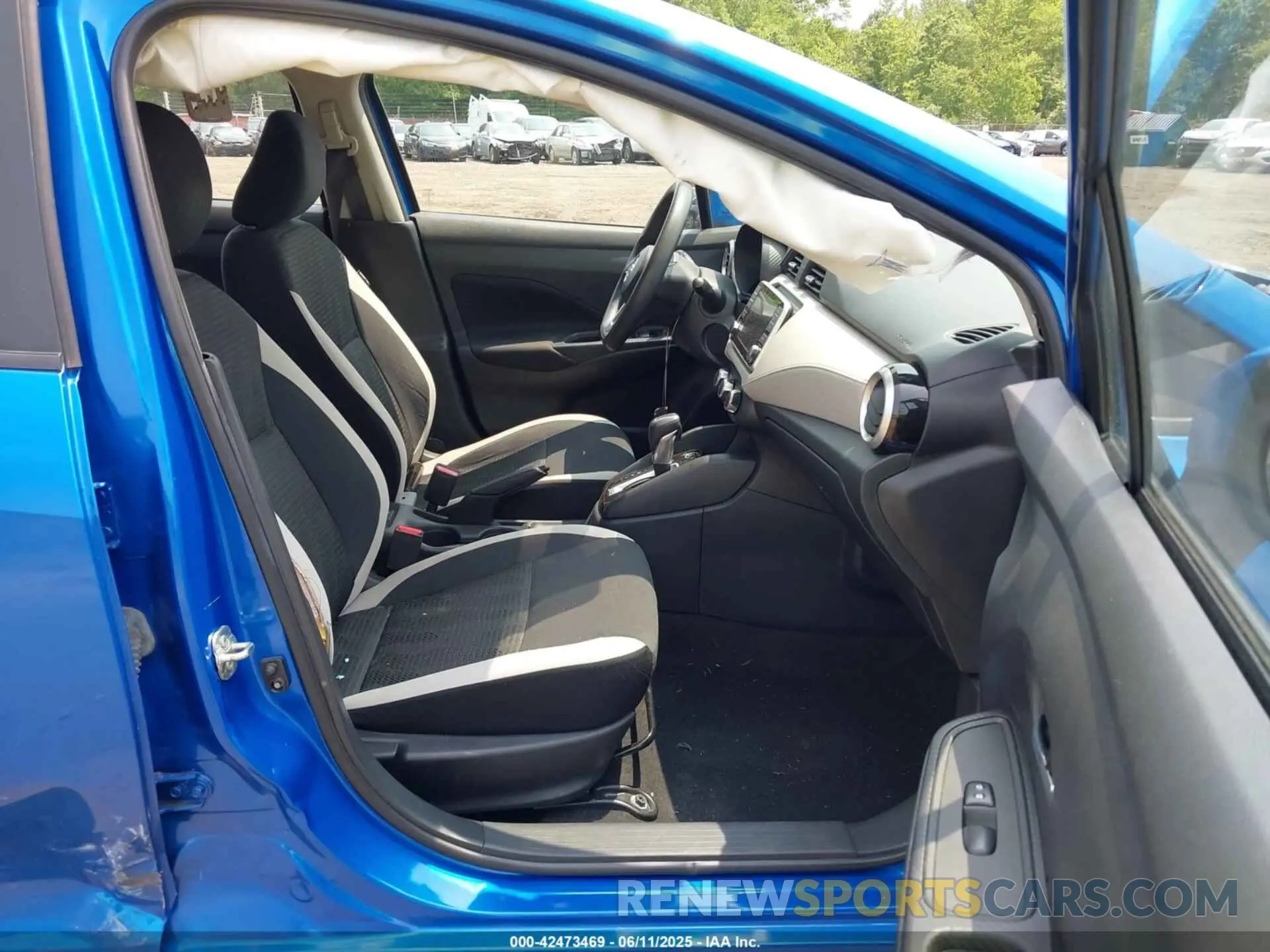 5 Photograph of a damaged car 3N1CN8EV7ML833839 NISSAN VERSA 2021