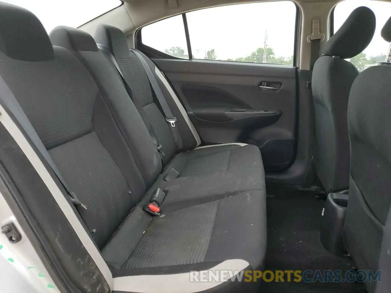 10 Photograph of a damaged car 3N1CN8EV7ML848406 NISSAN VERSA 2021