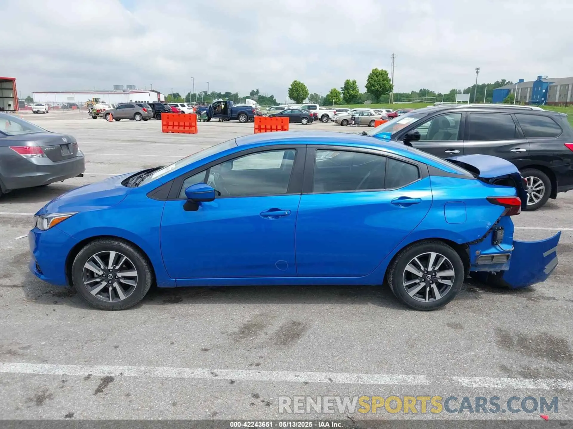14 Photograph of a damaged car 3N1CN8EV7ML870941 NISSAN VERSA 2021