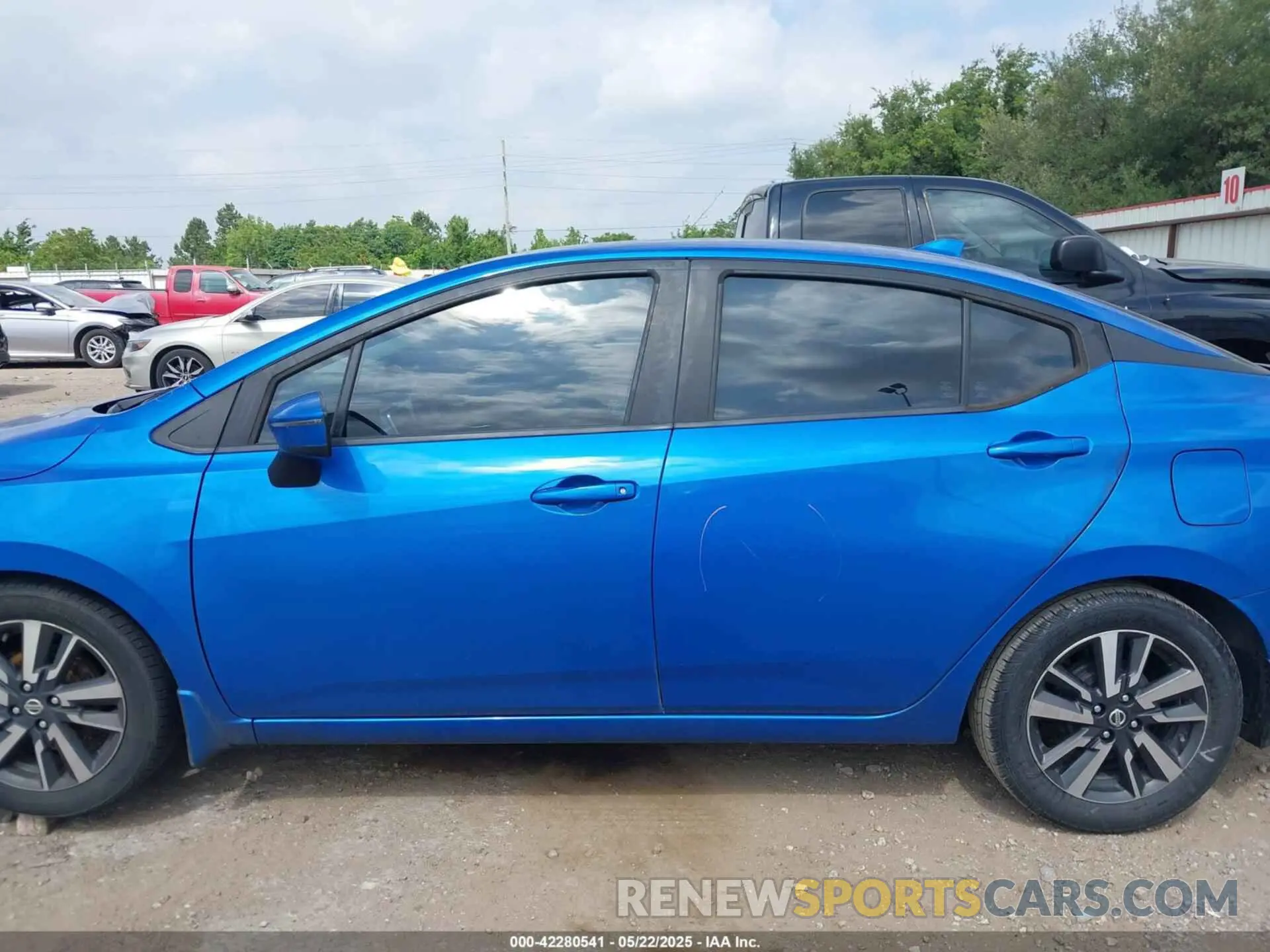 14 Photograph of a damaged car 3N1CN8EV7ML880224 NISSAN VERSA 2021