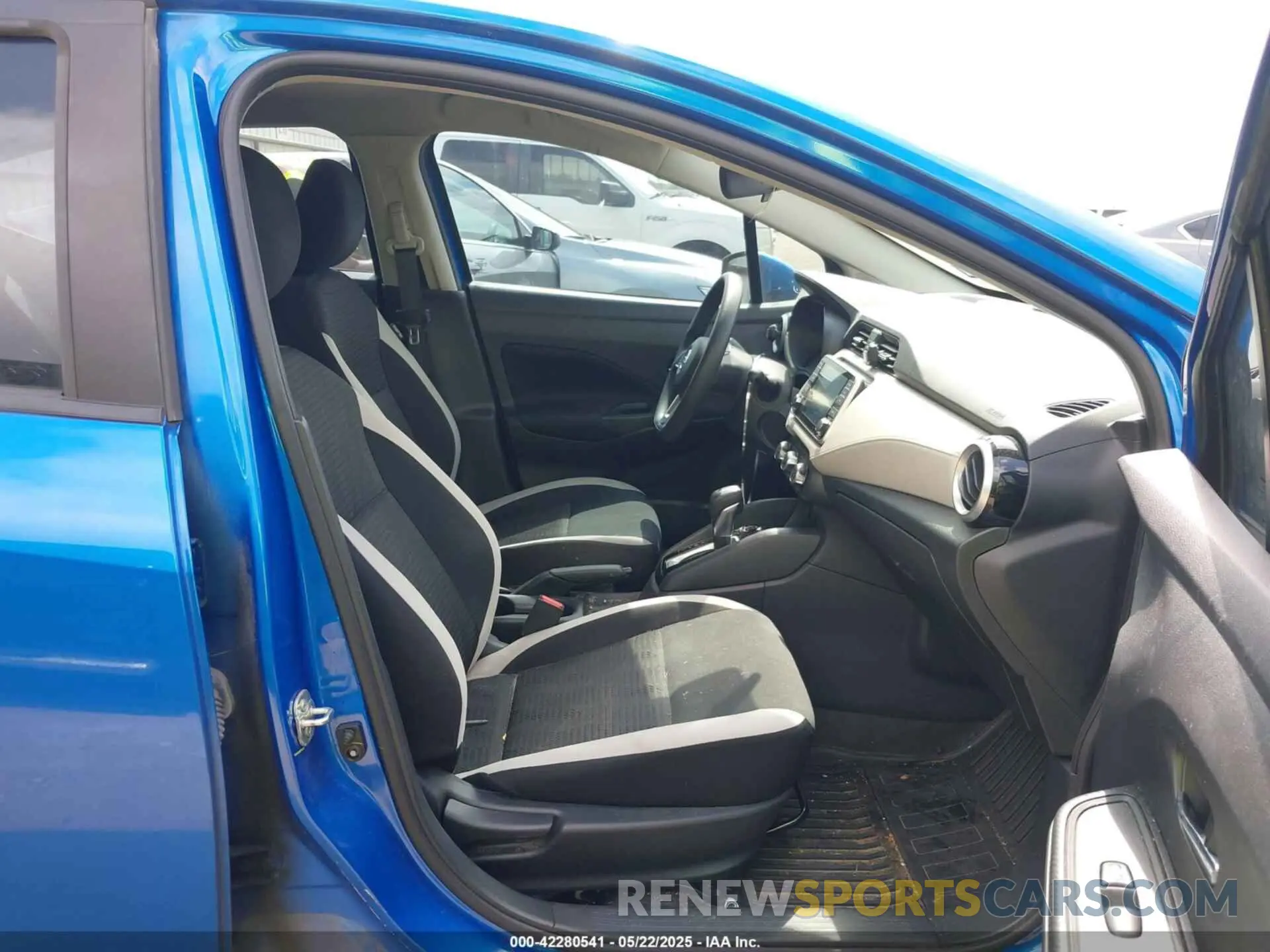 5 Photograph of a damaged car 3N1CN8EV7ML880224 NISSAN VERSA 2021