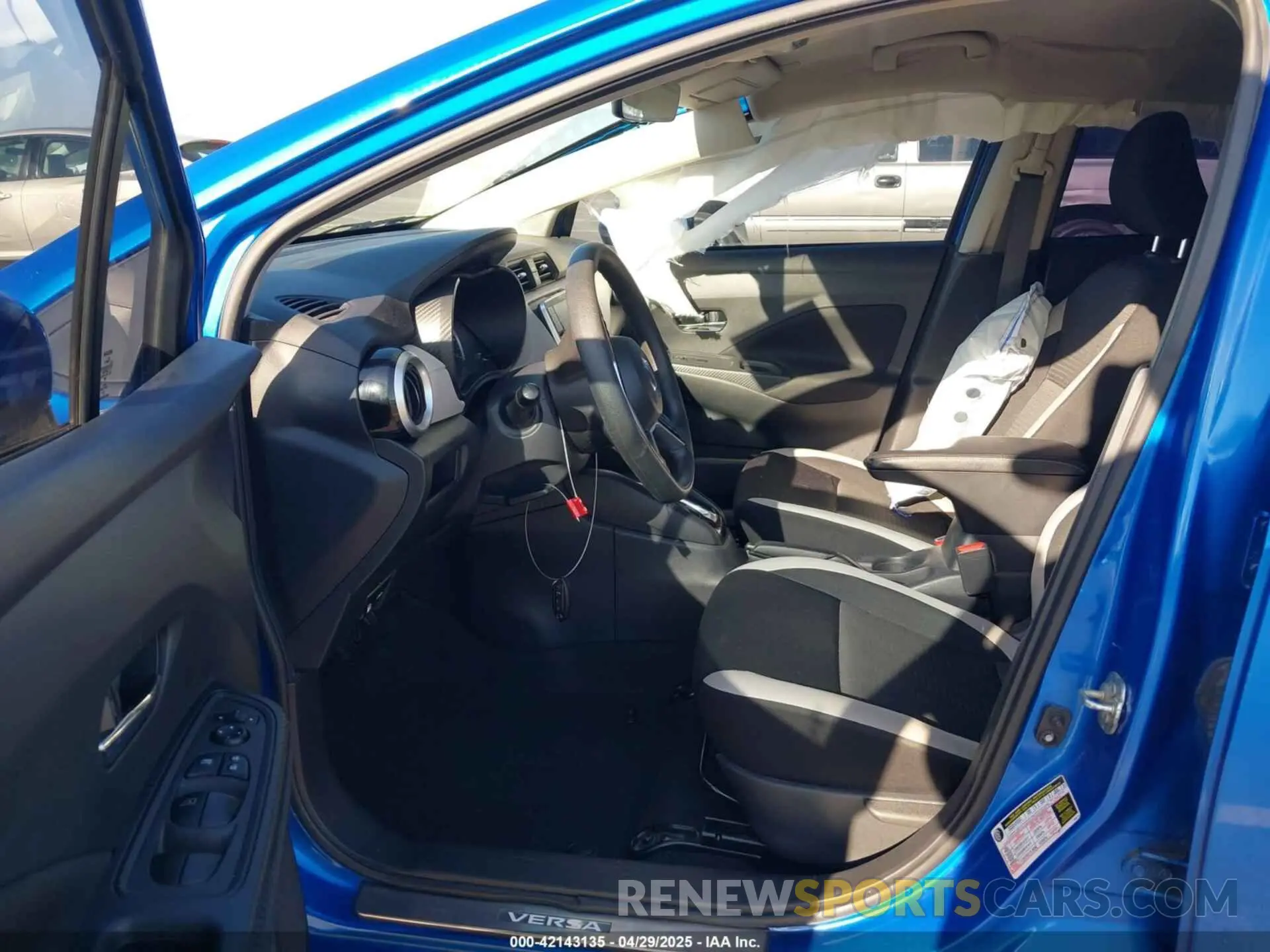 5 Photograph of a damaged car 3N1CN8EV8ML809002 NISSAN VERSA 2021