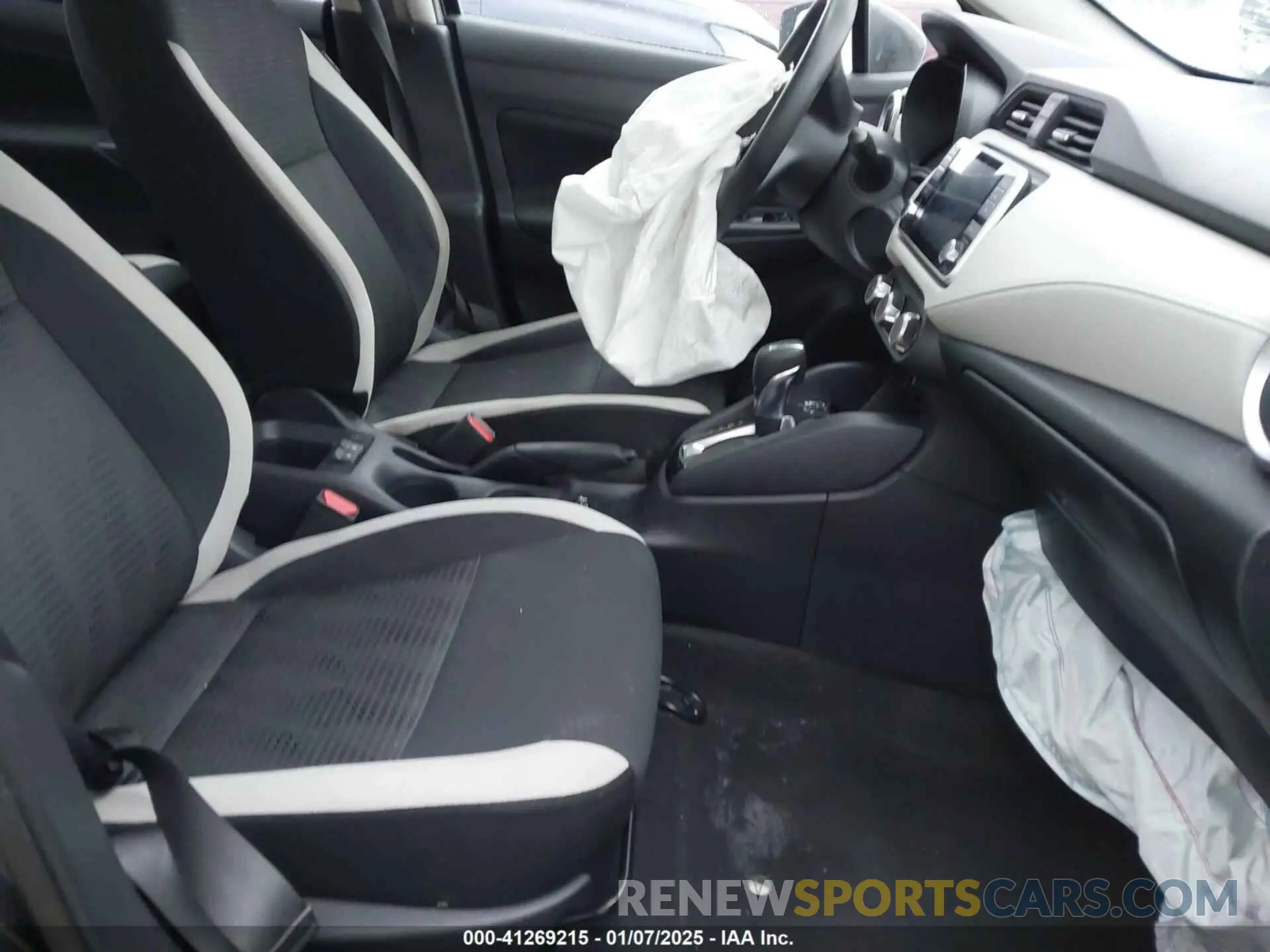 5 Photograph of a damaged car 3N1CN8EV8ML826821 NISSAN VERSA 2021