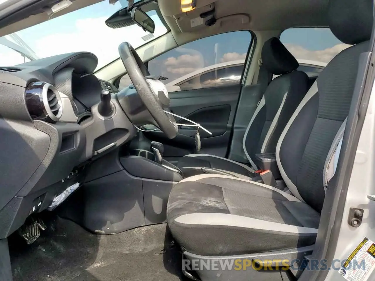7 Photograph of a damaged car 3N1CN8EV8ML827953 NISSAN VERSA 2021