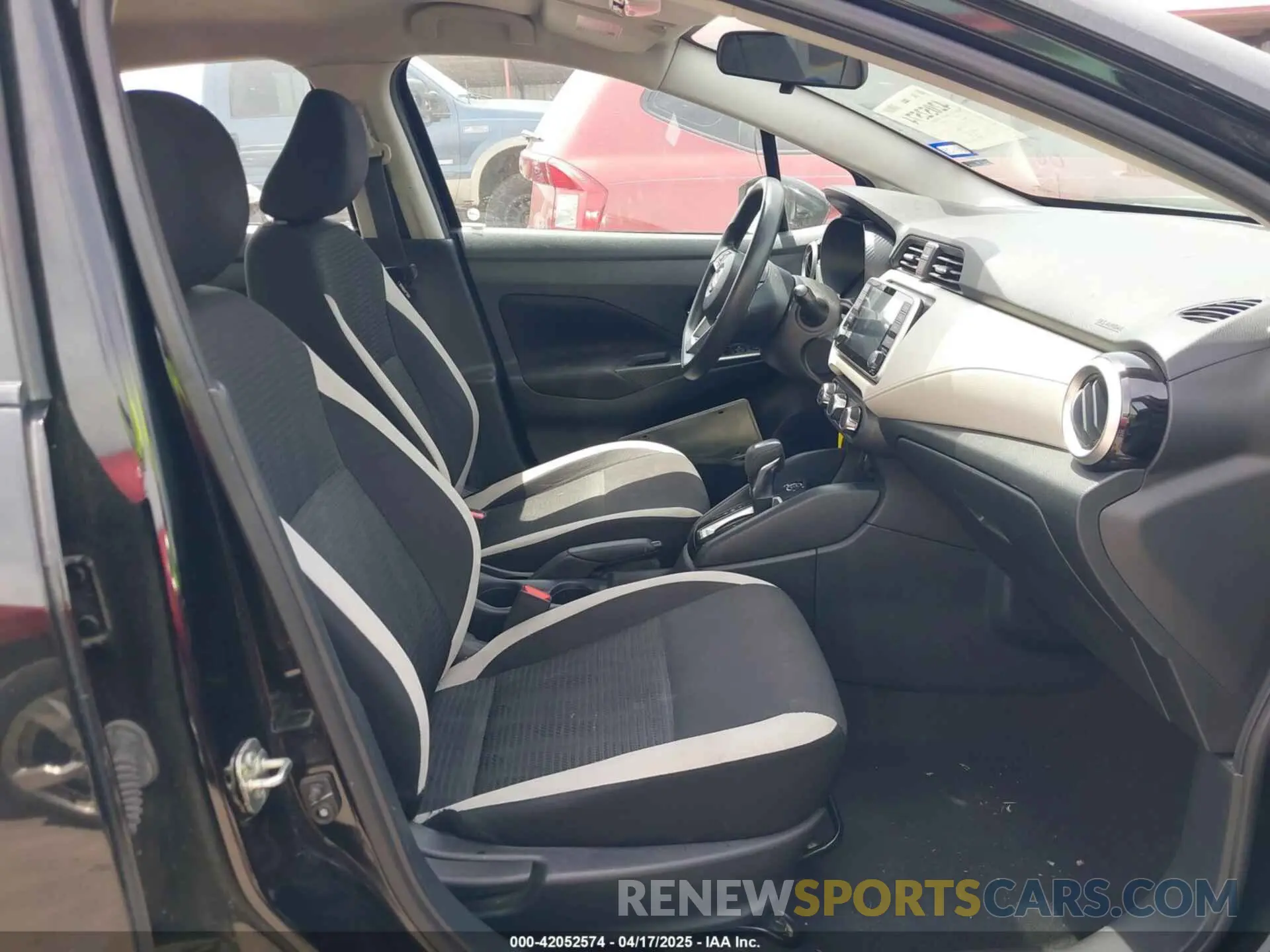 5 Photograph of a damaged car 3N1CN8EV8ML861214 NISSAN VERSA 2021