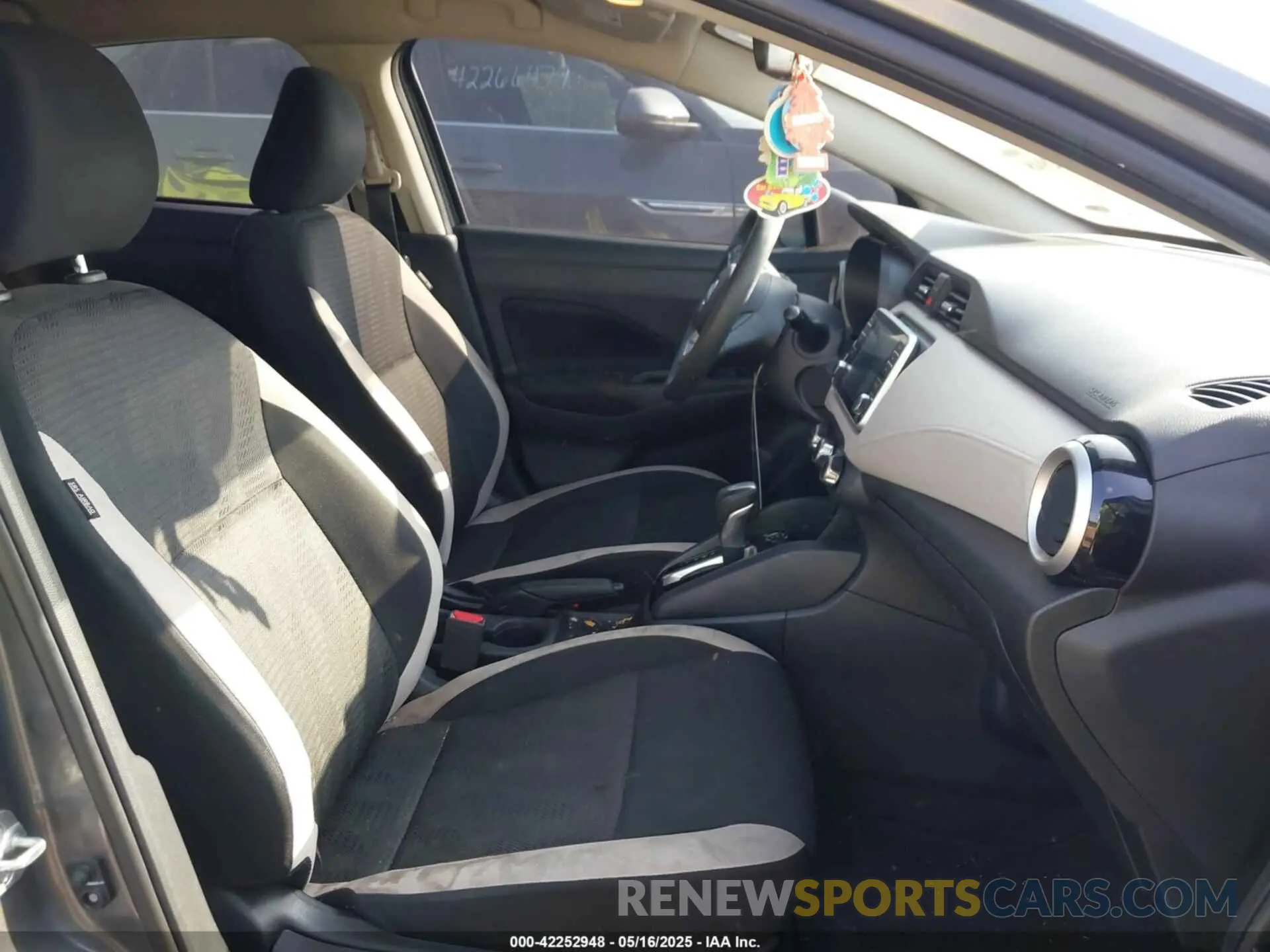 5 Photograph of a damaged car 3N1CN8EV8ML863691 NISSAN VERSA 2021