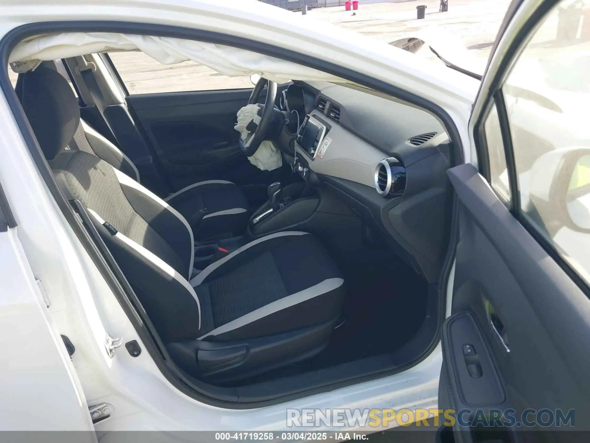 5 Photograph of a damaged car 3N1CN8EV8ML920326 NISSAN VERSA 2021