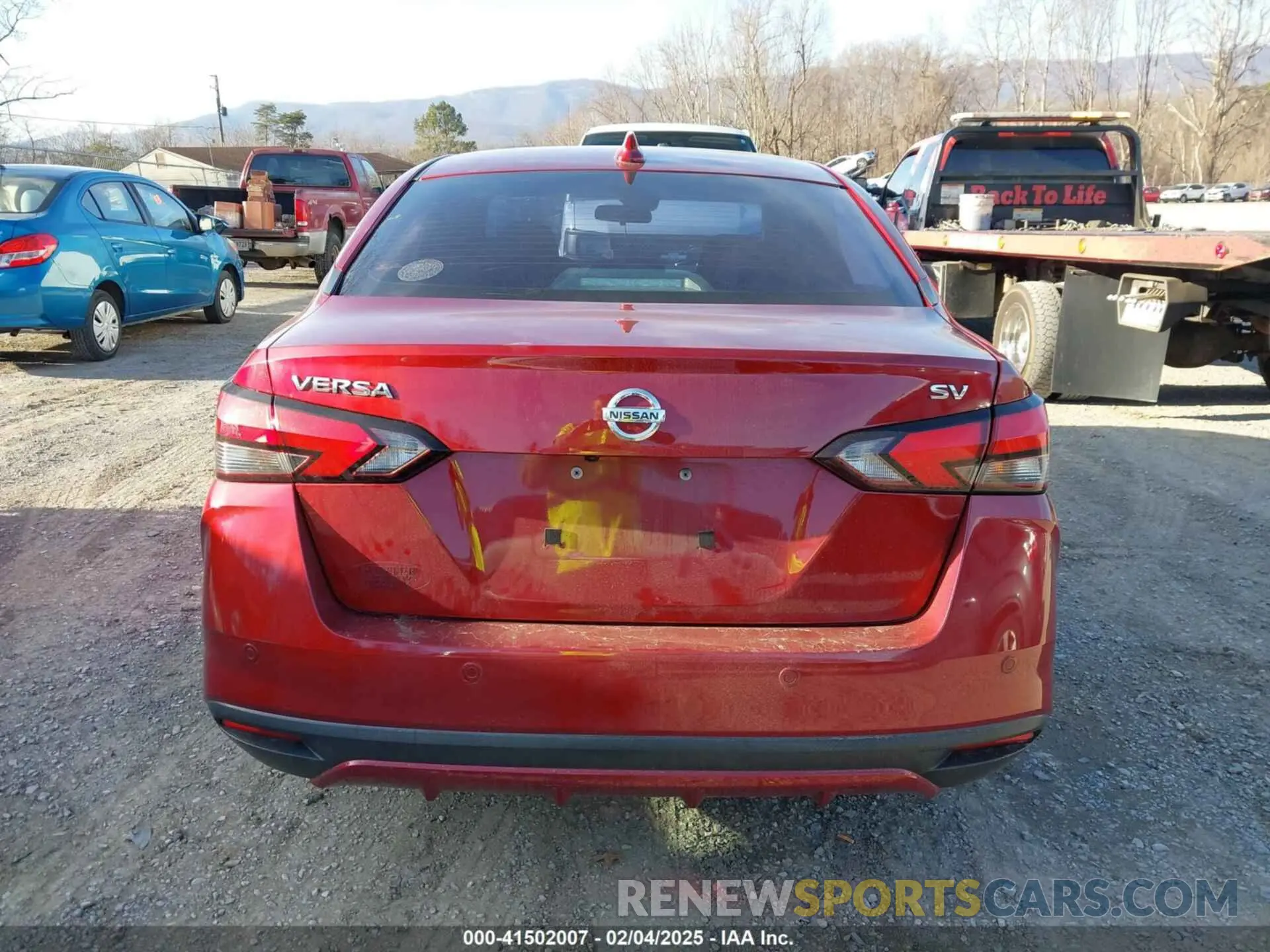 17 Photograph of a damaged car 3N1CN8EV8ML923422 NISSAN VERSA 2021