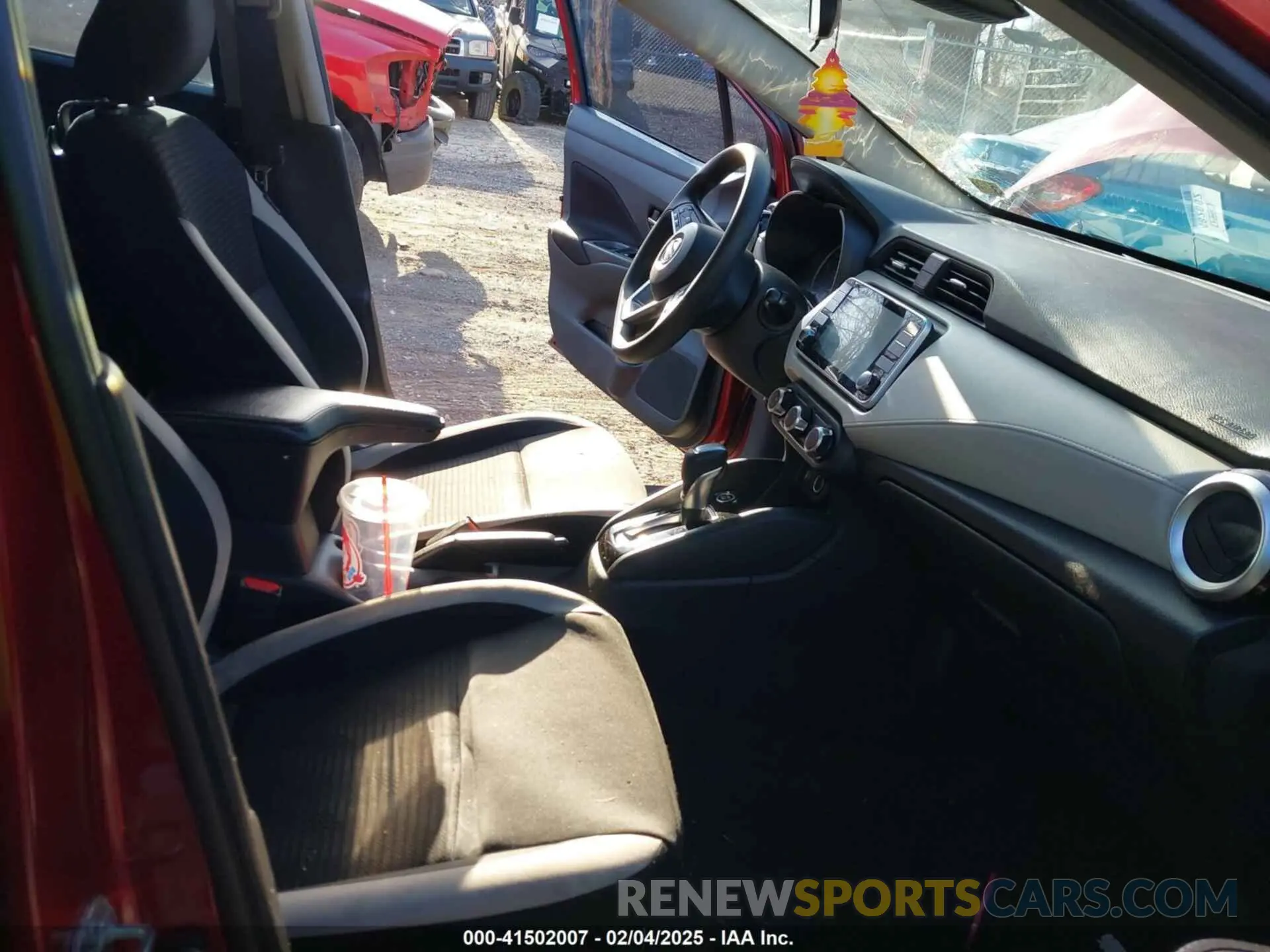 5 Photograph of a damaged car 3N1CN8EV8ML923422 NISSAN VERSA 2021