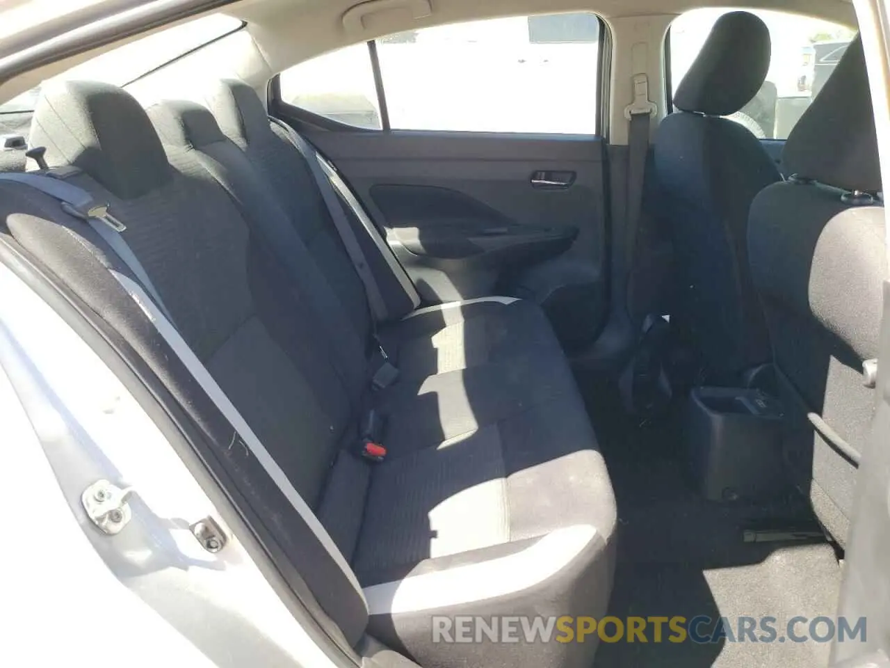 10 Photograph of a damaged car 3N1CN8EV9ML841389 NISSAN VERSA 2021