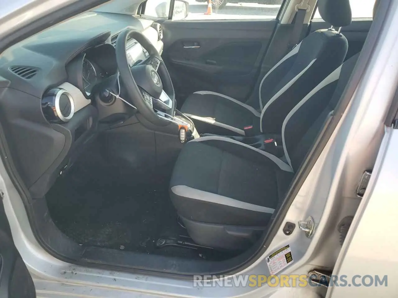 7 Photograph of a damaged car 3N1CN8EV9ML865546 NISSAN VERSA 2021