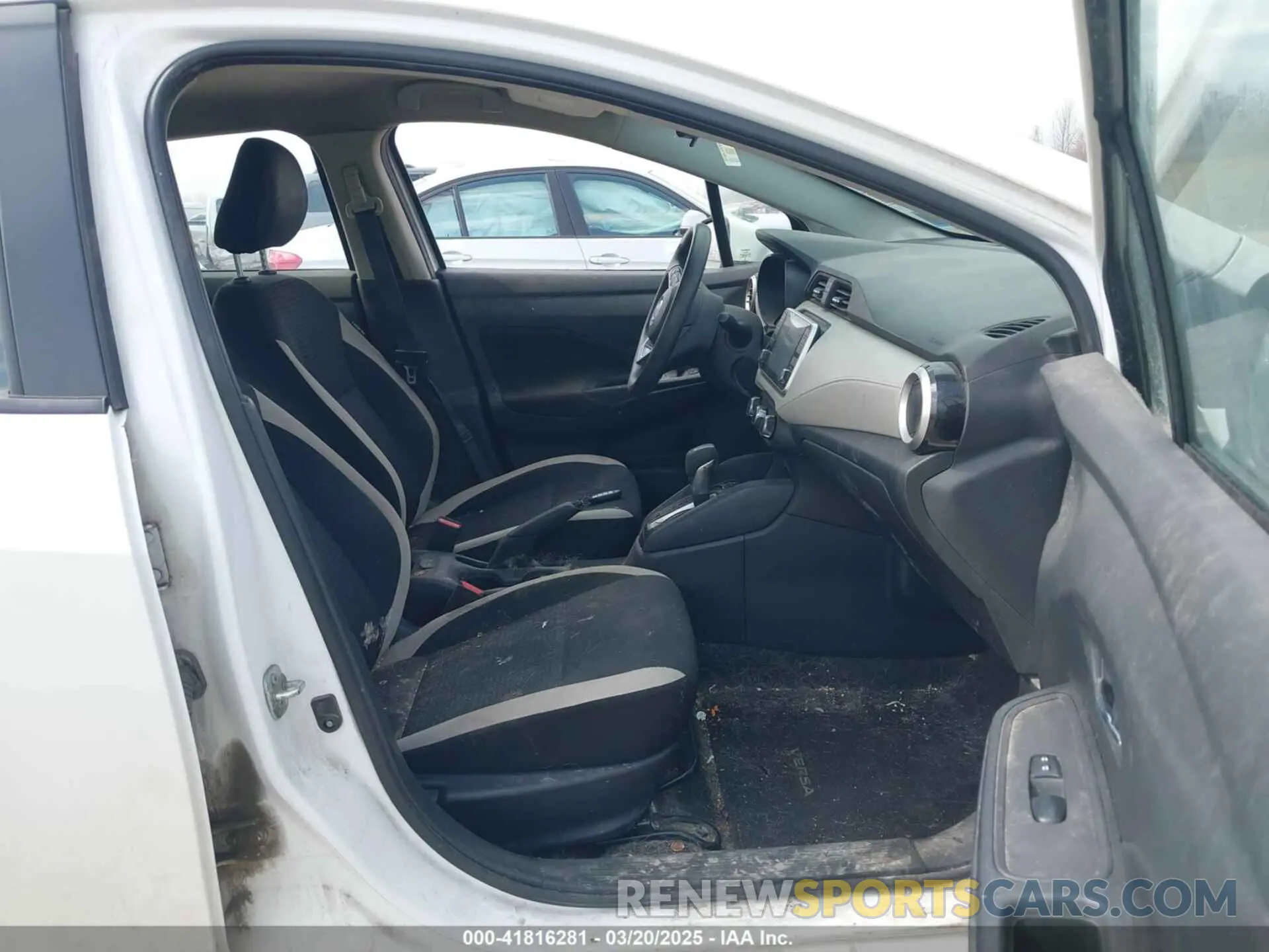 5 Photograph of a damaged car 3N1CN8EV9ML879690 NISSAN VERSA 2021