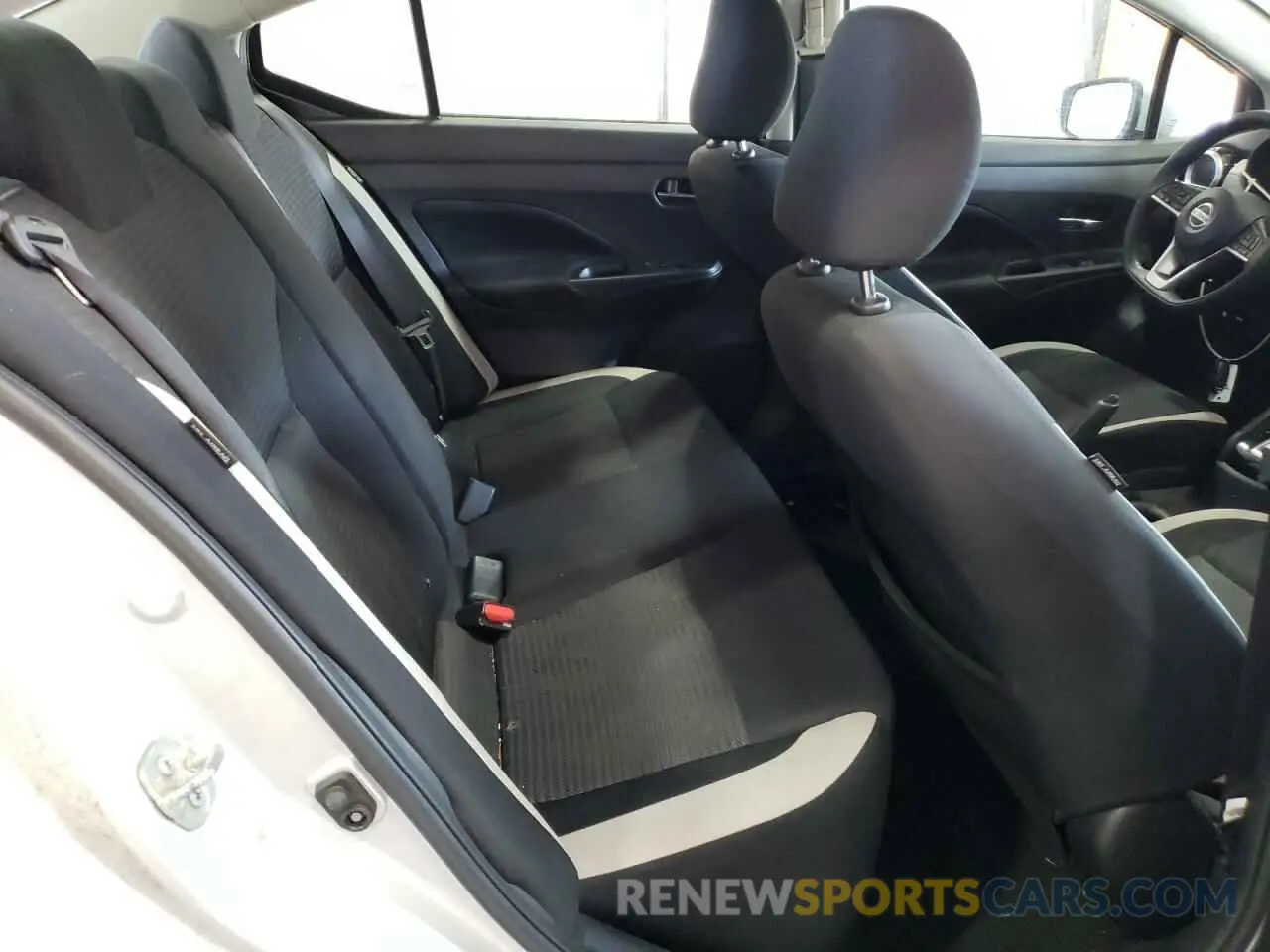 10 Photograph of a damaged car 3N1CN8EV9ML880161 NISSAN VERSA 2021