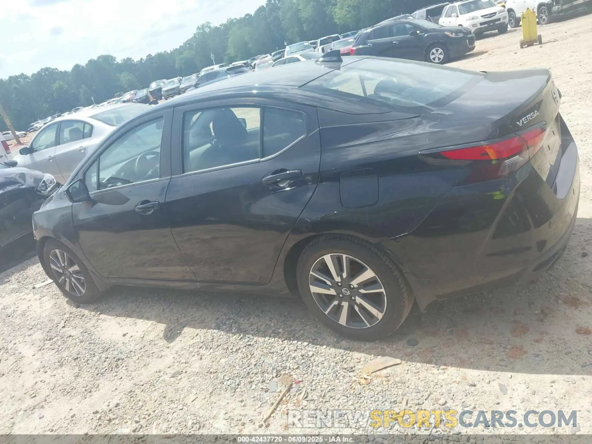 14 Photograph of a damaged car 3N1CN8EV9ML880919 NISSAN VERSA 2021