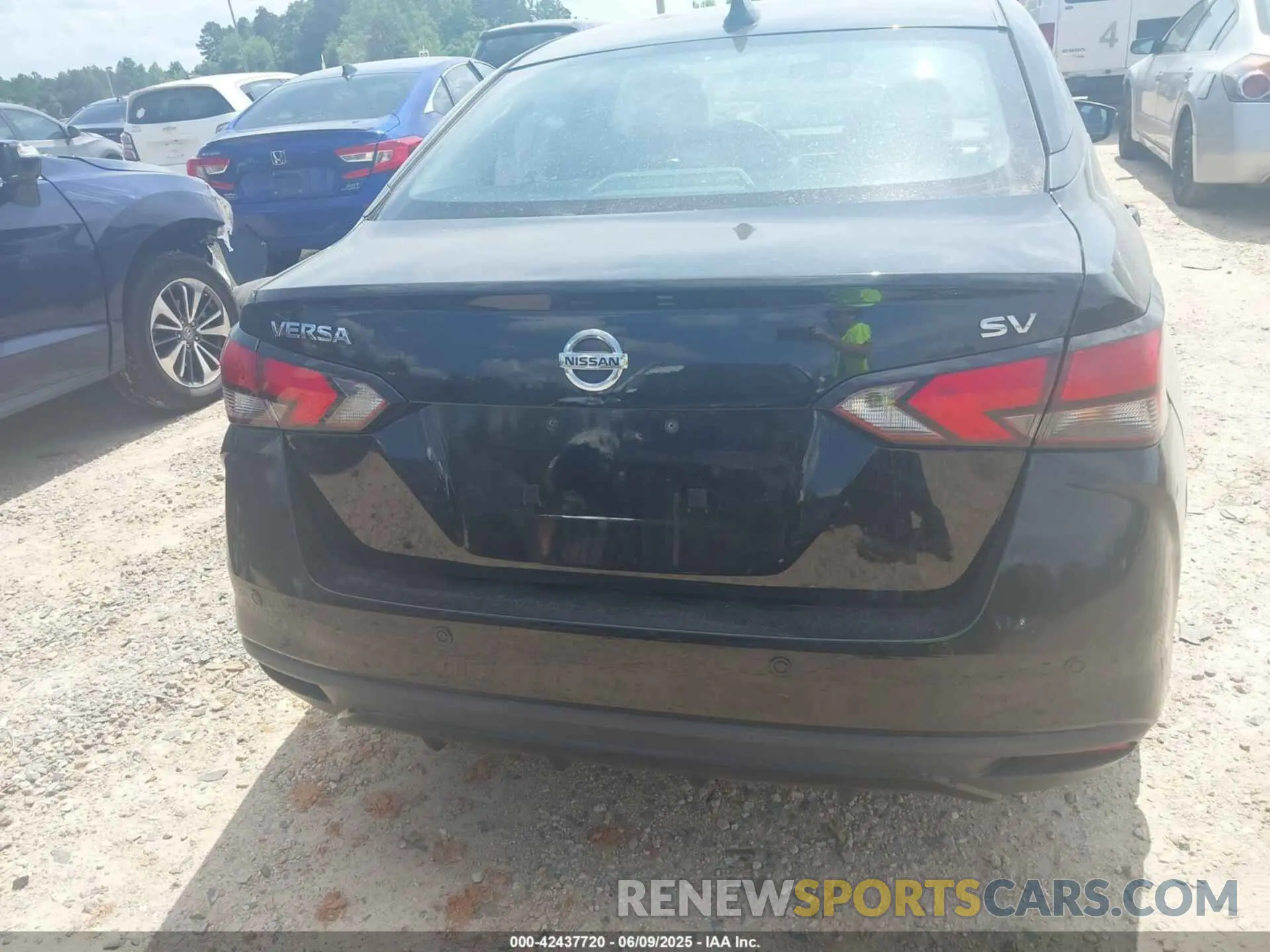 16 Photograph of a damaged car 3N1CN8EV9ML880919 NISSAN VERSA 2021