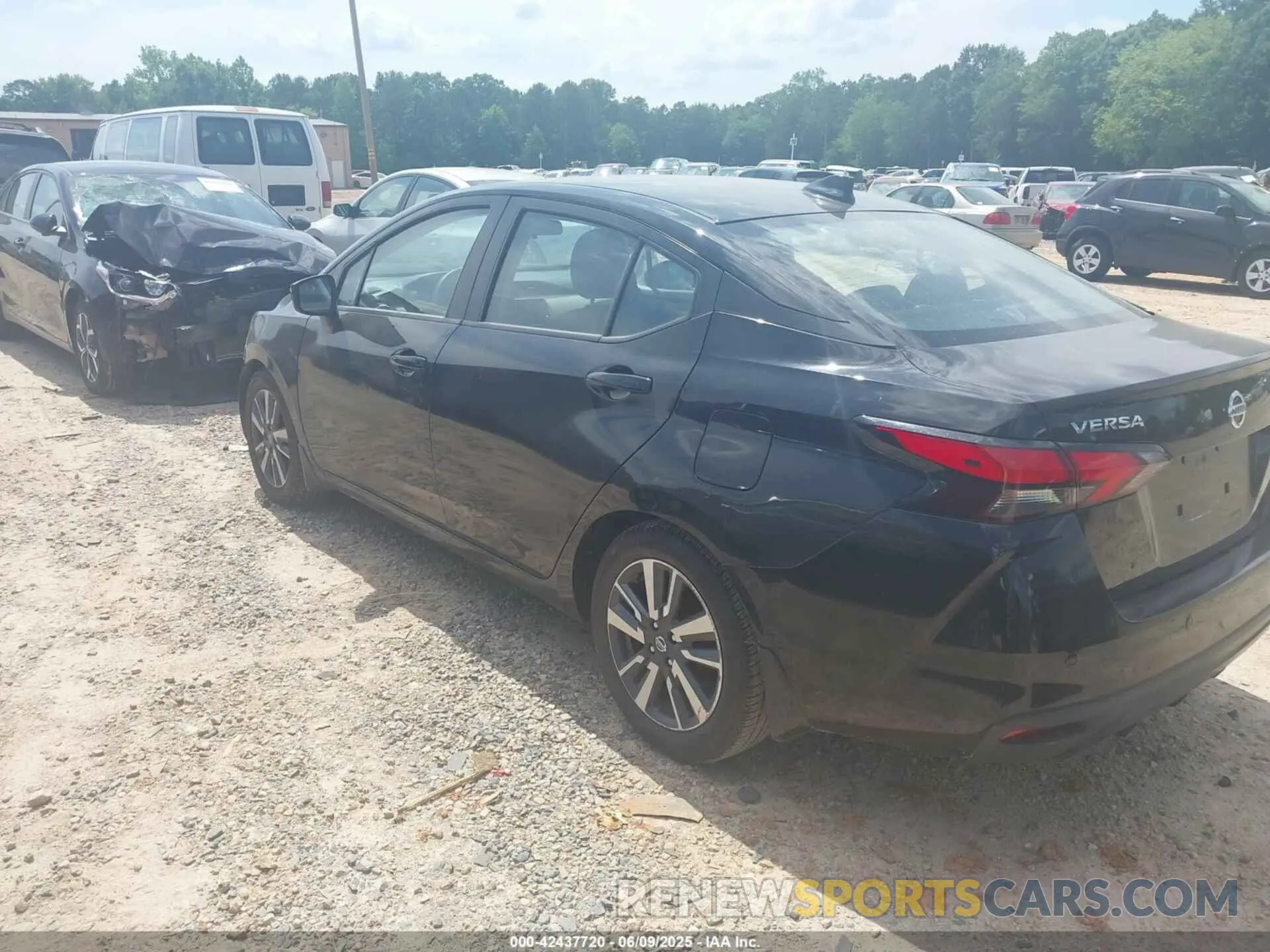 3 Photograph of a damaged car 3N1CN8EV9ML880919 NISSAN VERSA 2021