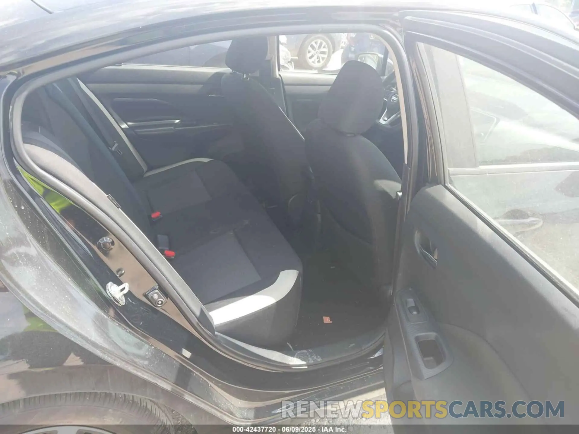 8 Photograph of a damaged car 3N1CN8EV9ML880919 NISSAN VERSA 2021