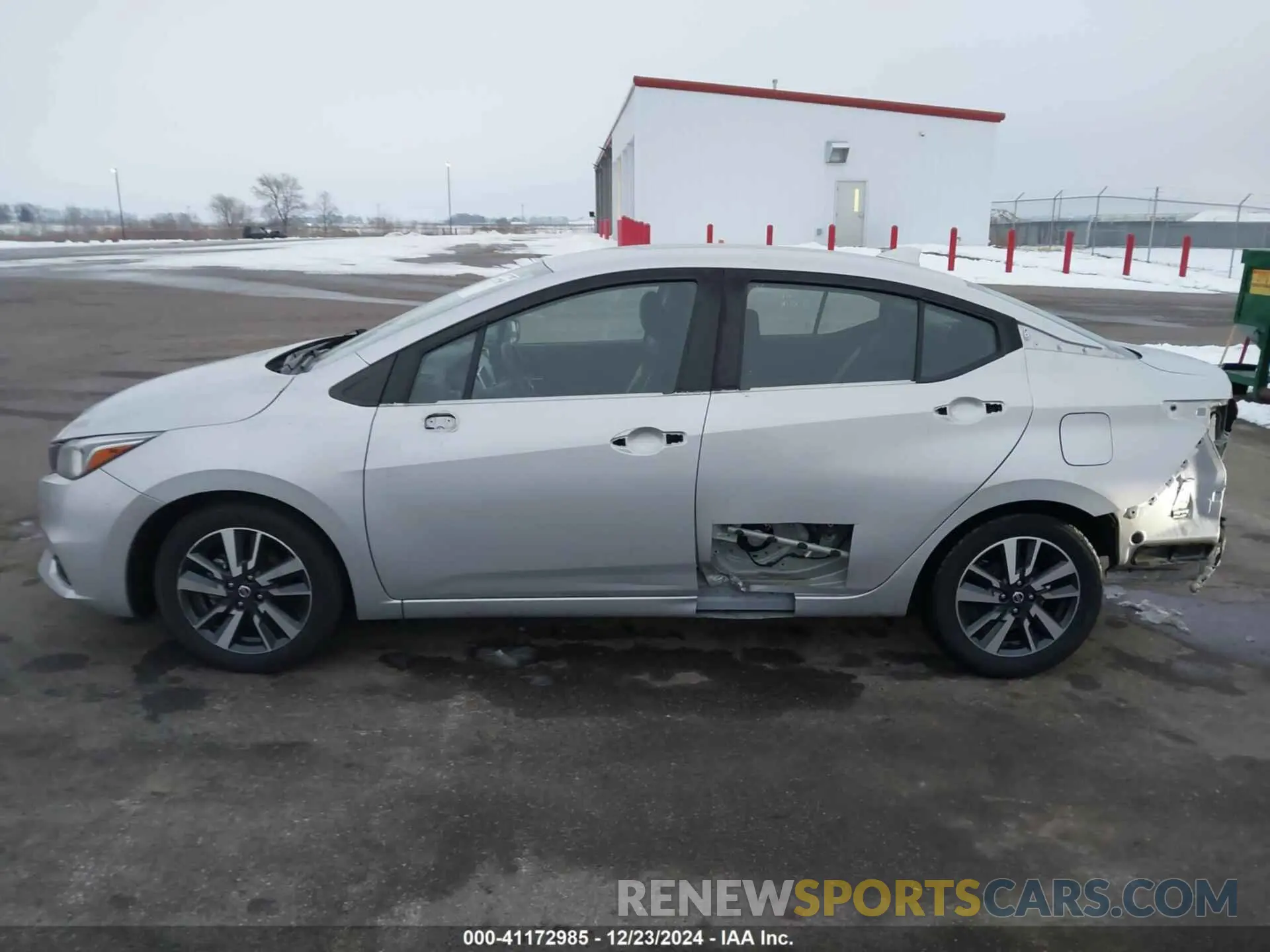 15 Photograph of a damaged car 3N1CN8EV9ML893847 NISSAN VERSA 2021