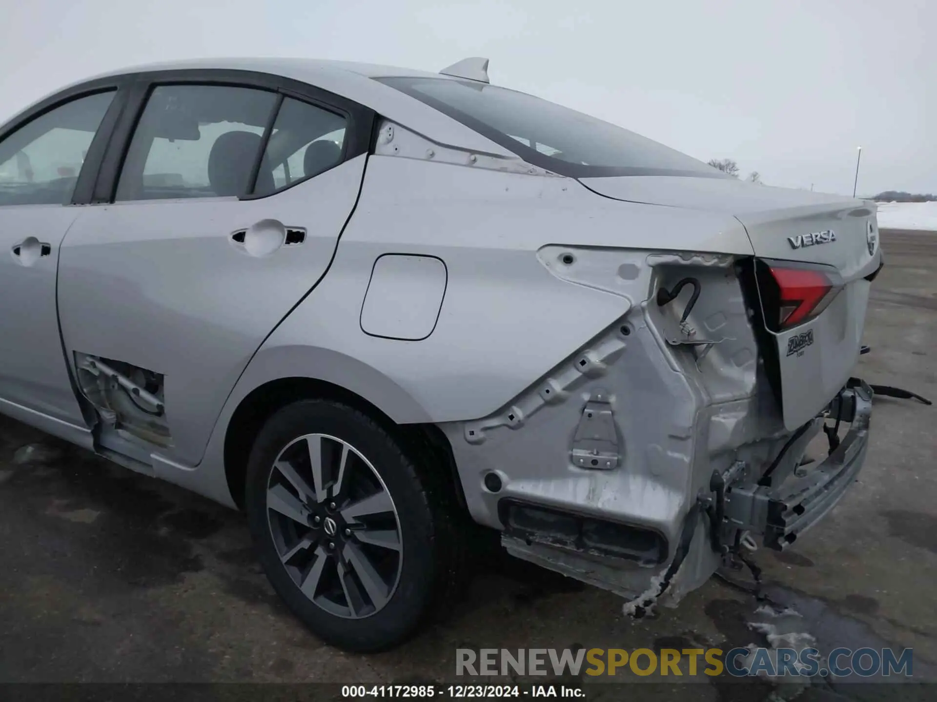 18 Photograph of a damaged car 3N1CN8EV9ML893847 NISSAN VERSA 2021