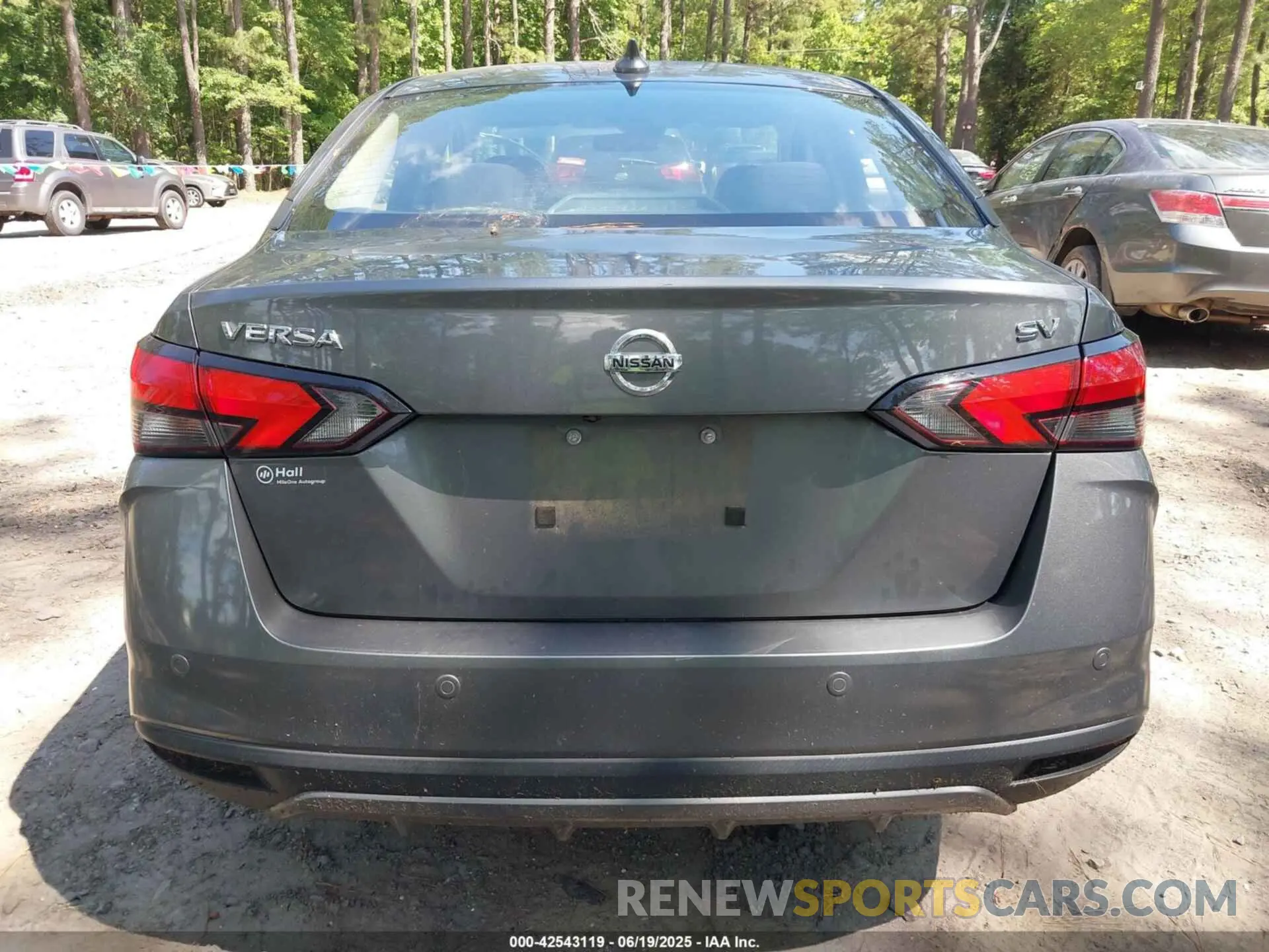 17 Photograph of a damaged car 3N1CN8EVXML823936 NISSAN VERSA 2021