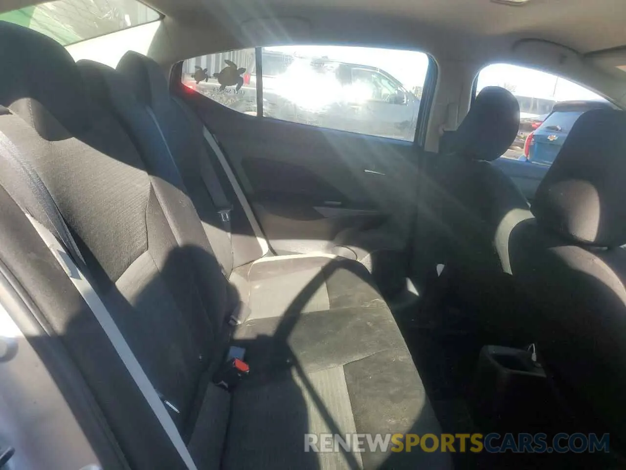 10 Photograph of a damaged car 3N1CN8EVXML852045 NISSAN VERSA 2021
