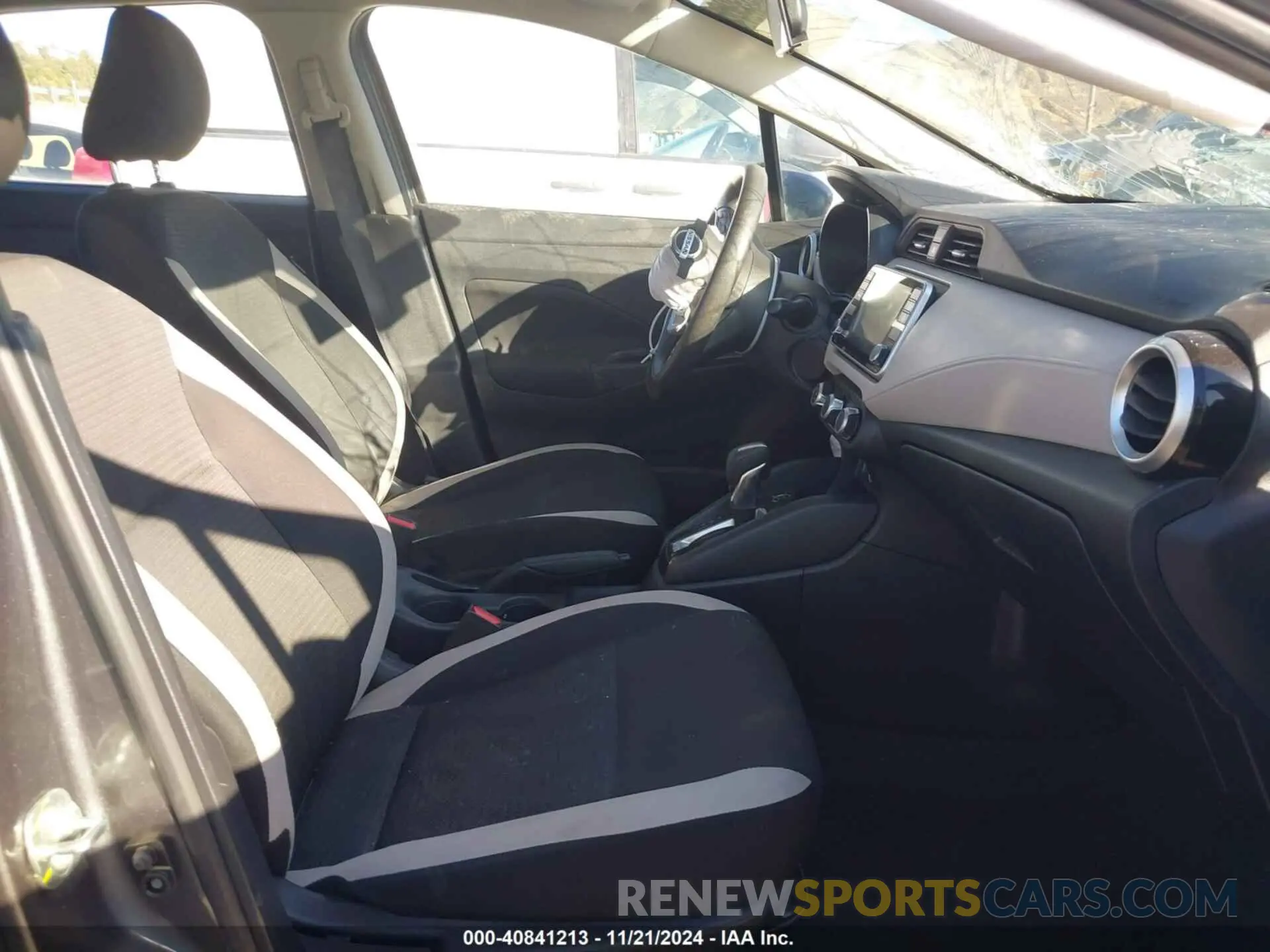 5 Photograph of a damaged car 3N1CN8EVXML861781 NISSAN VERSA 2021