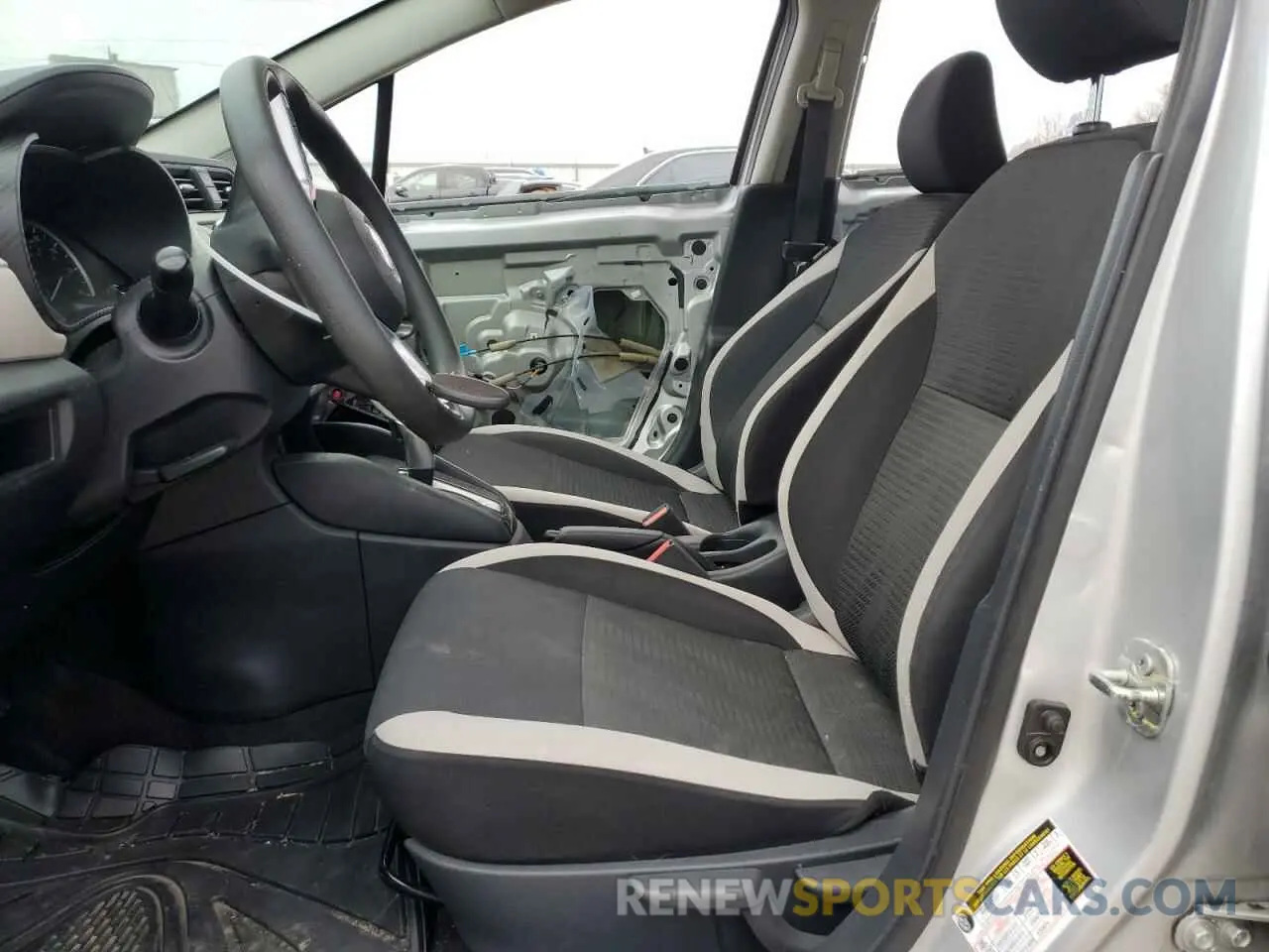 7 Photograph of a damaged car 3N1CN8EVXML873011 NISSAN VERSA 2021