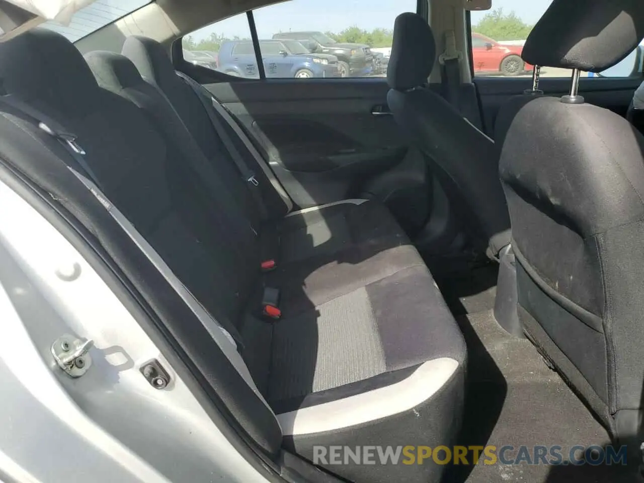 10 Photograph of a damaged car 3N1CN8EVXML885871 NISSAN VERSA 2021