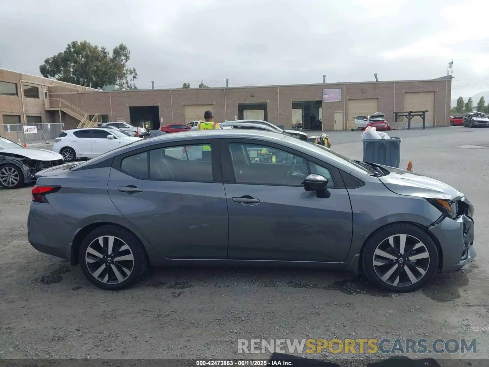 13 Photograph of a damaged car 3N1CN8FV0ML924370 NISSAN VERSA 2021