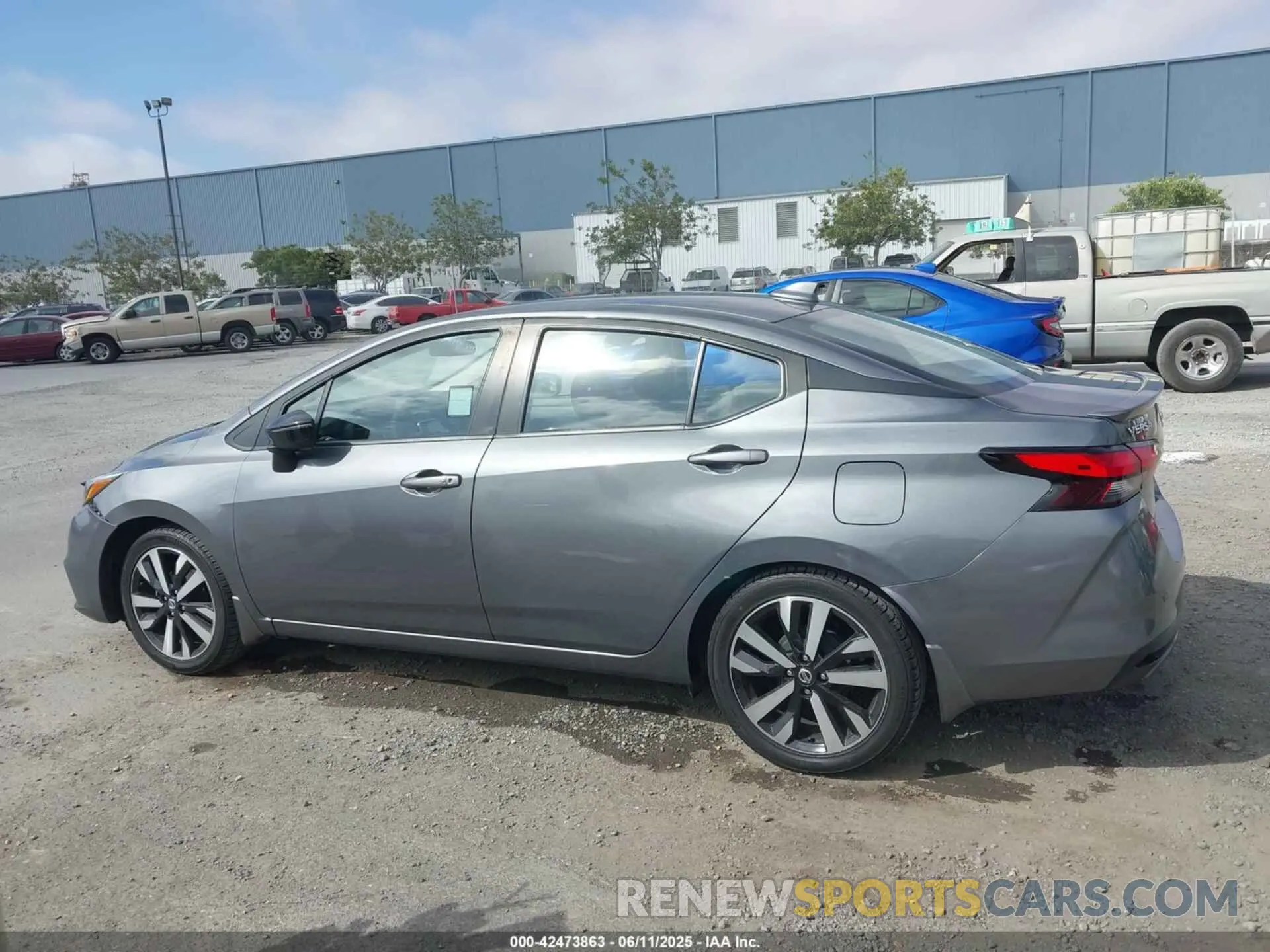 14 Photograph of a damaged car 3N1CN8FV0ML924370 NISSAN VERSA 2021