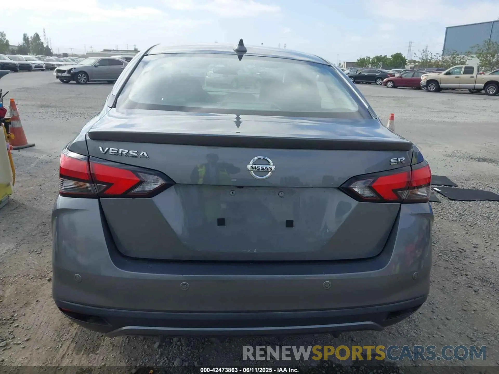 16 Photograph of a damaged car 3N1CN8FV0ML924370 NISSAN VERSA 2021