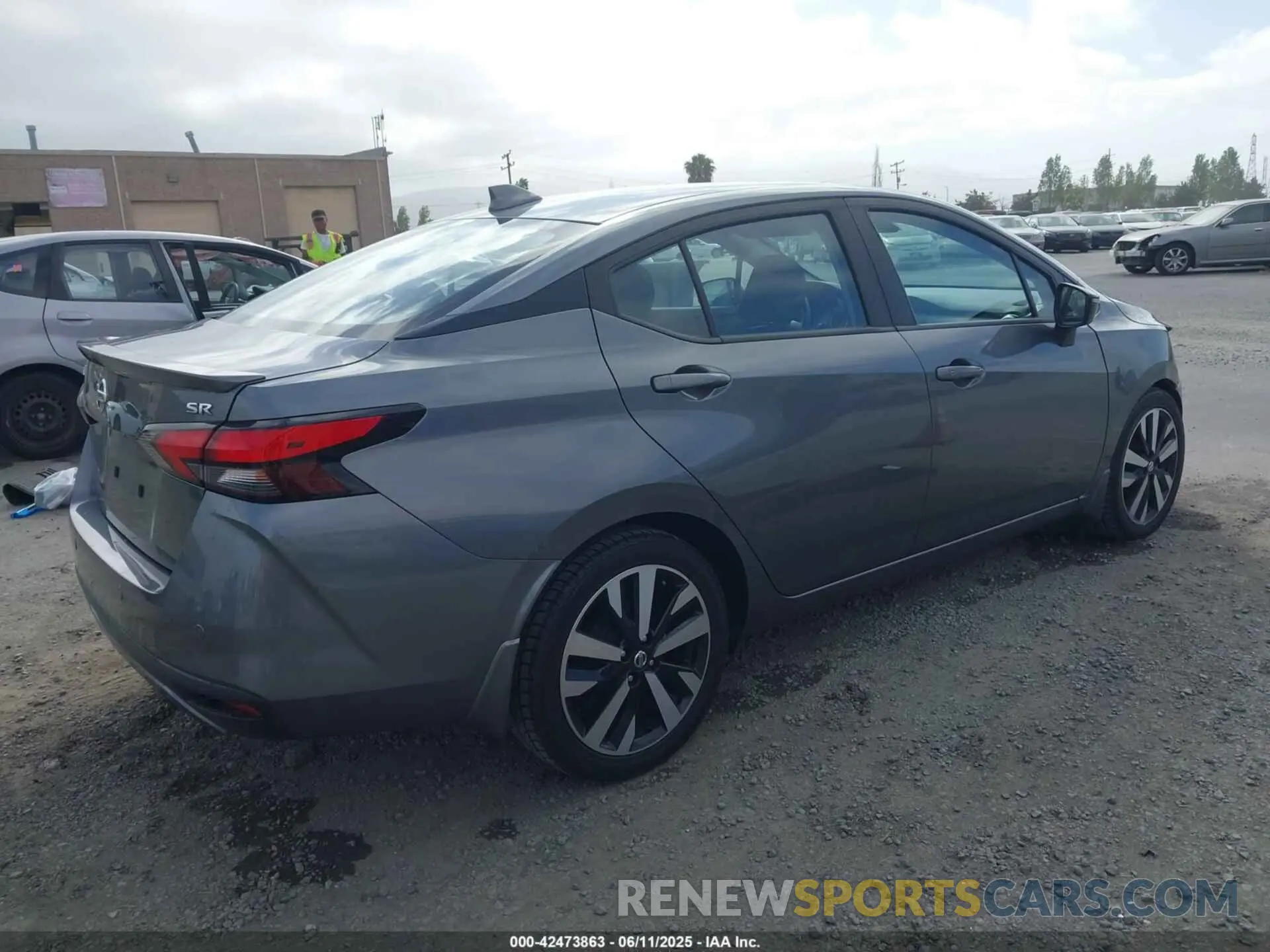 4 Photograph of a damaged car 3N1CN8FV0ML924370 NISSAN VERSA 2021