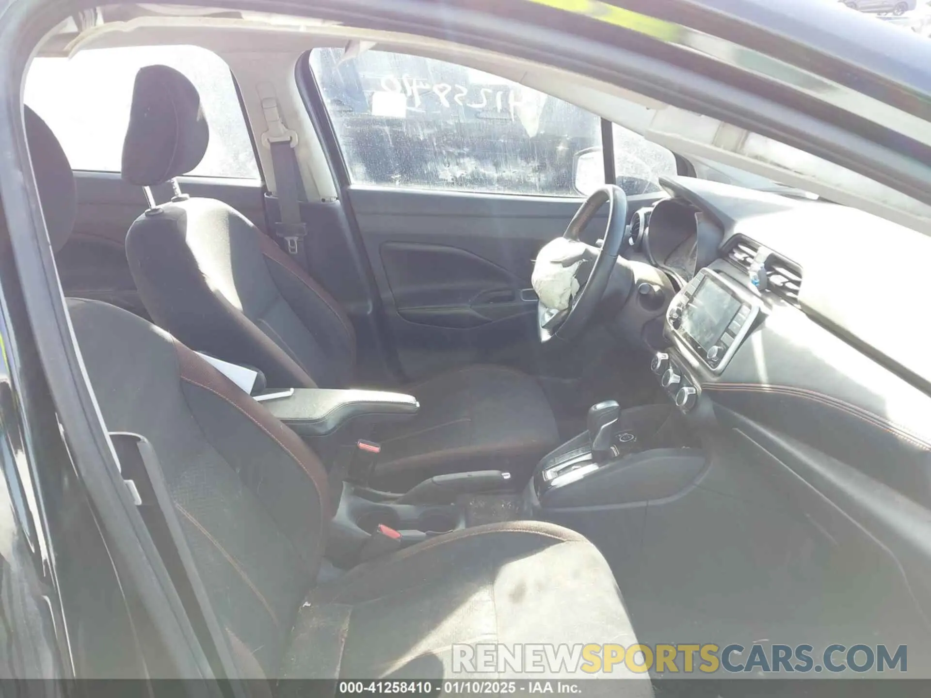 5 Photograph of a damaged car 3N1CN8FV4ML818665 NISSAN VERSA 2021