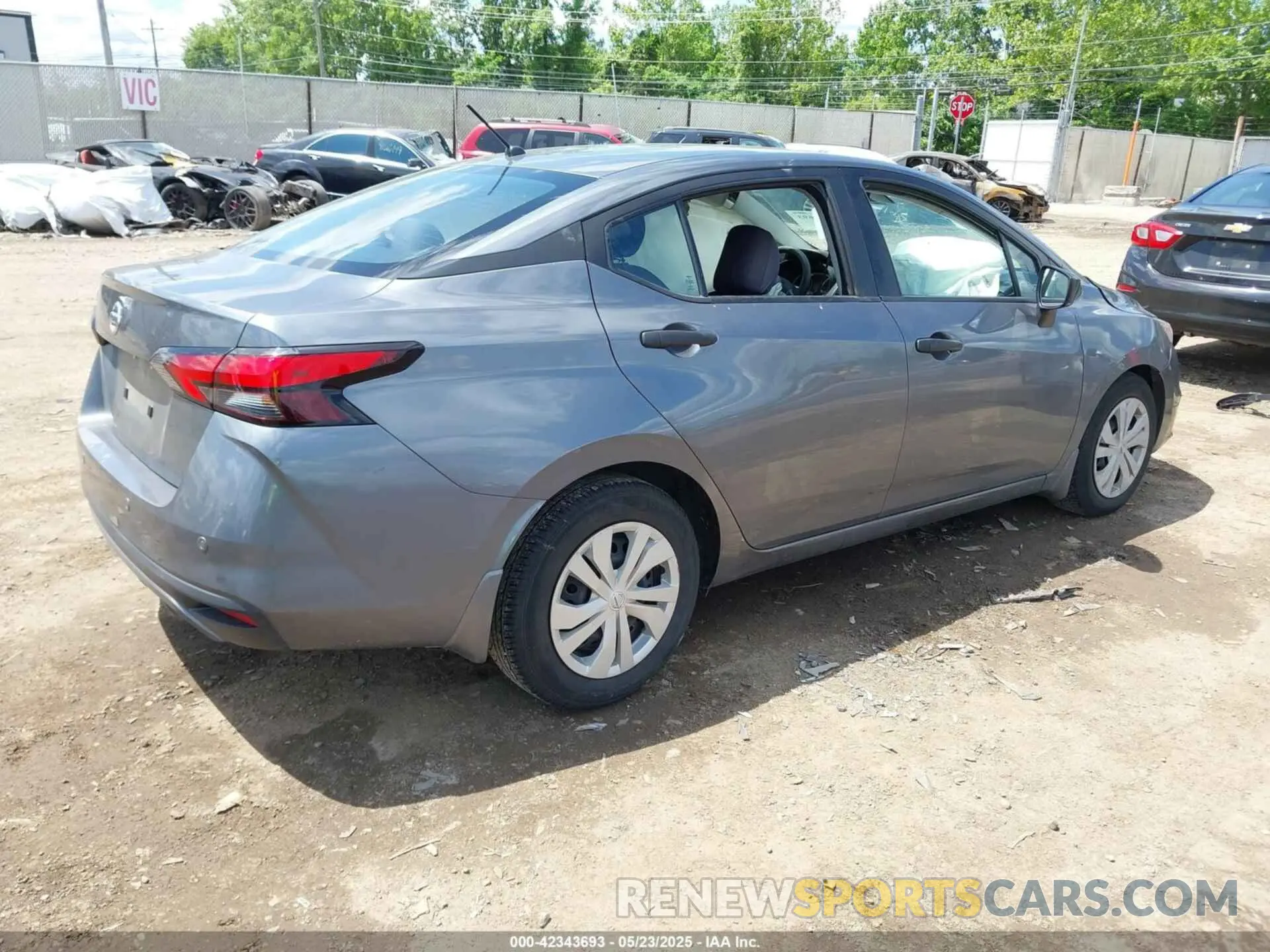4 Photograph of a damaged car 3N1CN8DV1NL821494 NISSAN VERSA 2022