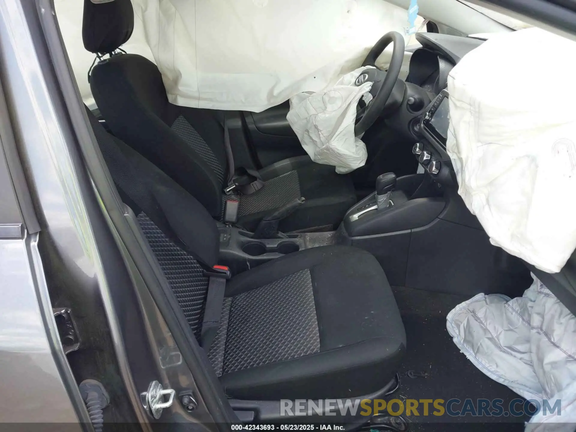 5 Photograph of a damaged car 3N1CN8DV1NL821494 NISSAN VERSA 2022