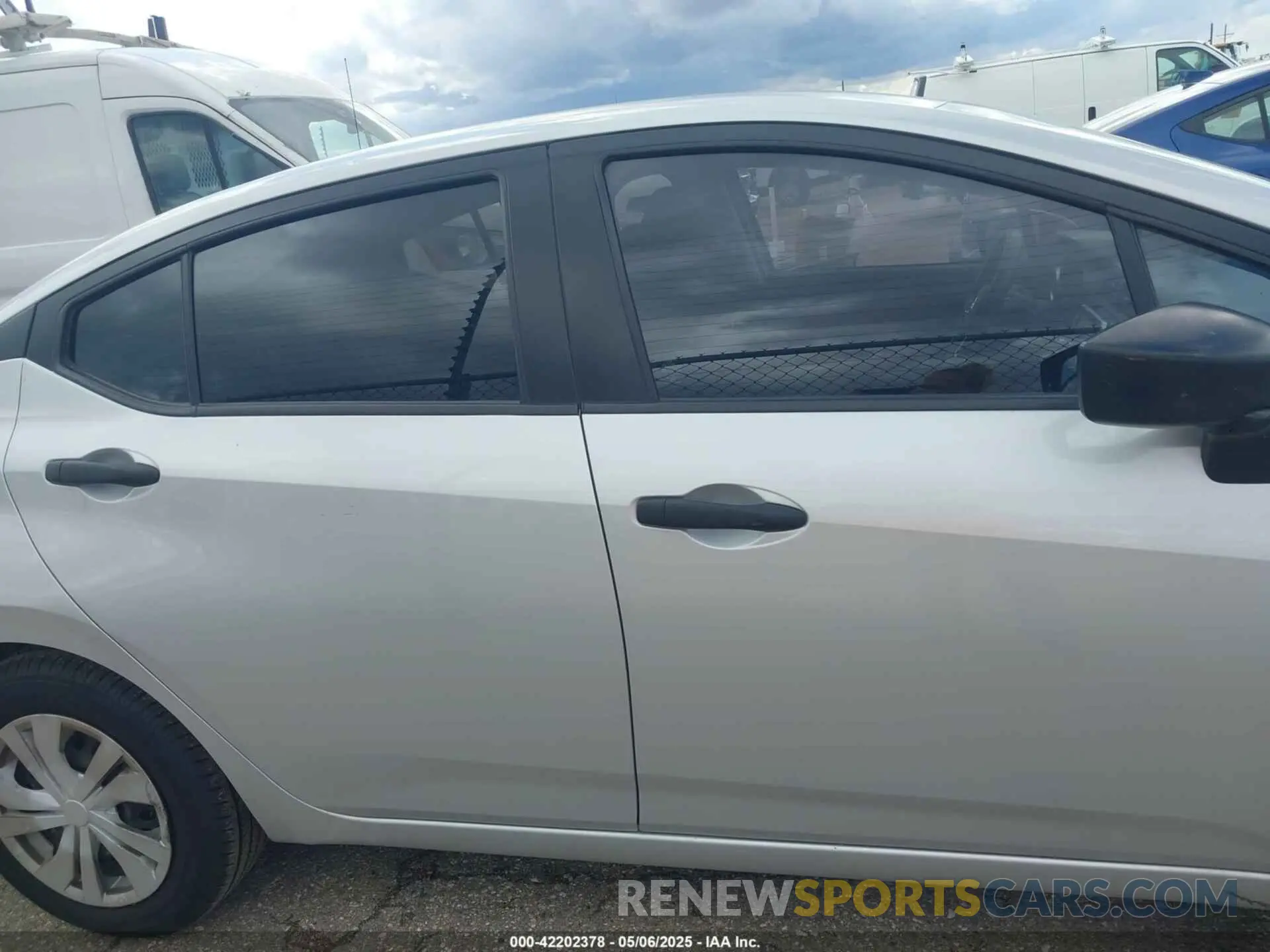 13 Photograph of a damaged car 3N1CN8DV3NL820203 NISSAN VERSA 2022